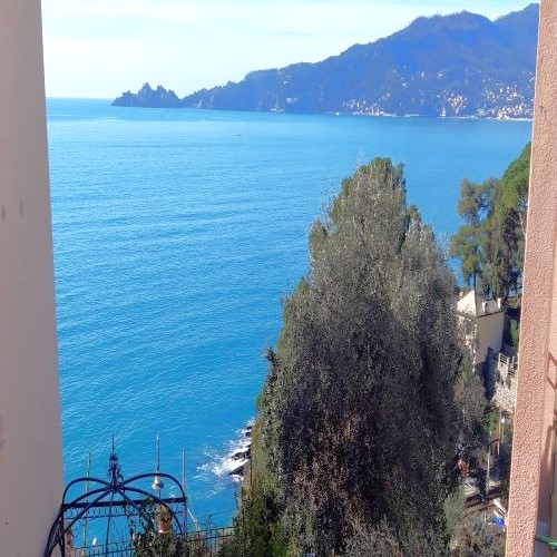 Rif. 9126 – Zoagli – Appartamento Trilocale di cento metriquadrati – Vista Mare Portofino – Via Sem Benelli – Comodo Mar