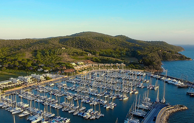 Front sea apartment in the center of Follonica, Tuscany