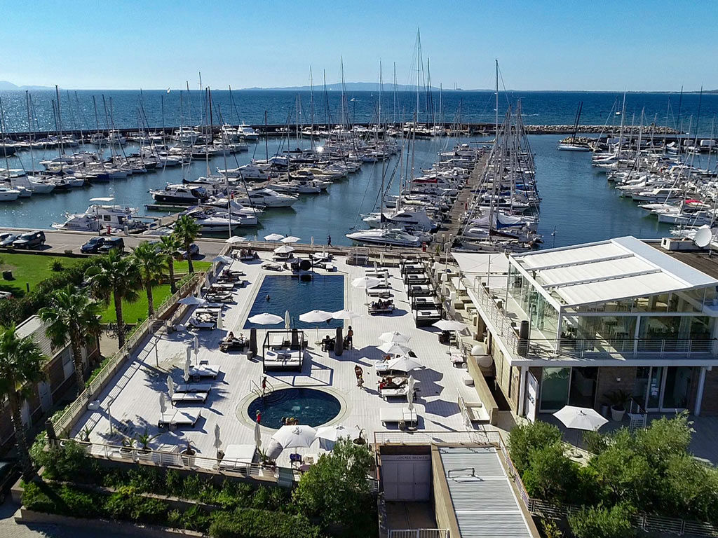 Front sea apartment in the center of Follonica, Tuscany