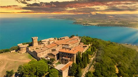 Front sea apartment in the center of Follonica, Tuscany