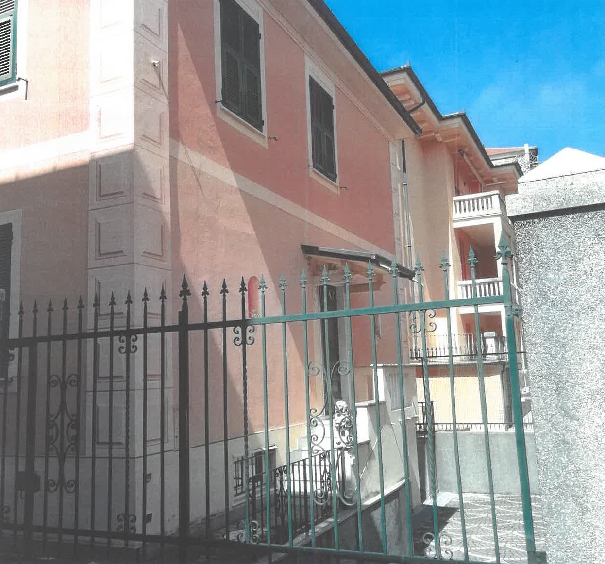 Rif. 1008 A – Chiavari – Corso Buenos Aires – Villa bifamigliare di 360 MQ – Elegante – Centralissima – Rara opportunità