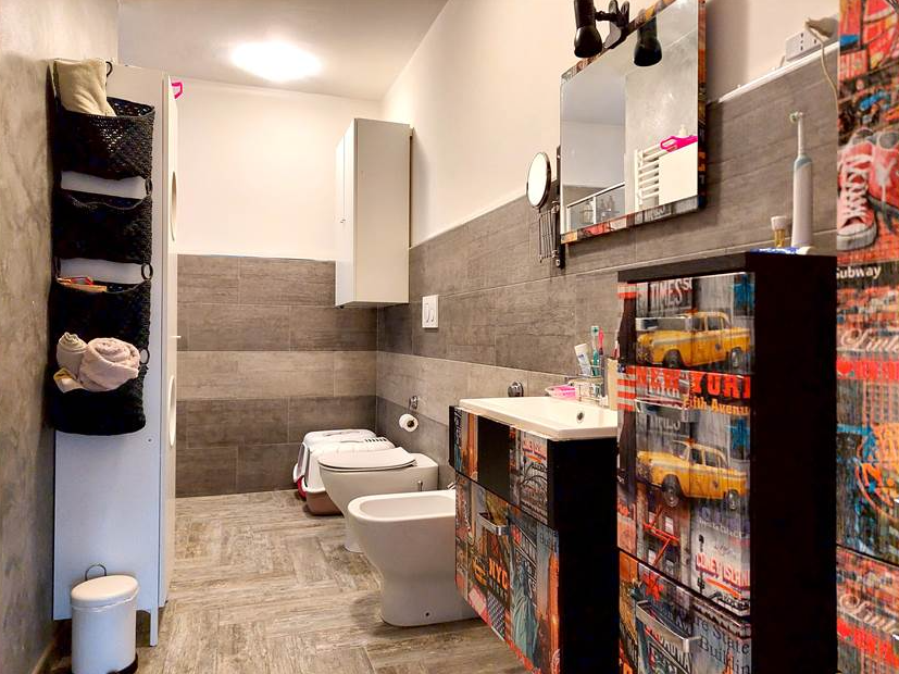 Renovated apartment with 5 rooms plus terrace and garage