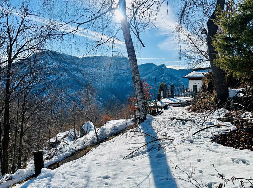 Detached house with land in a panoramic position.