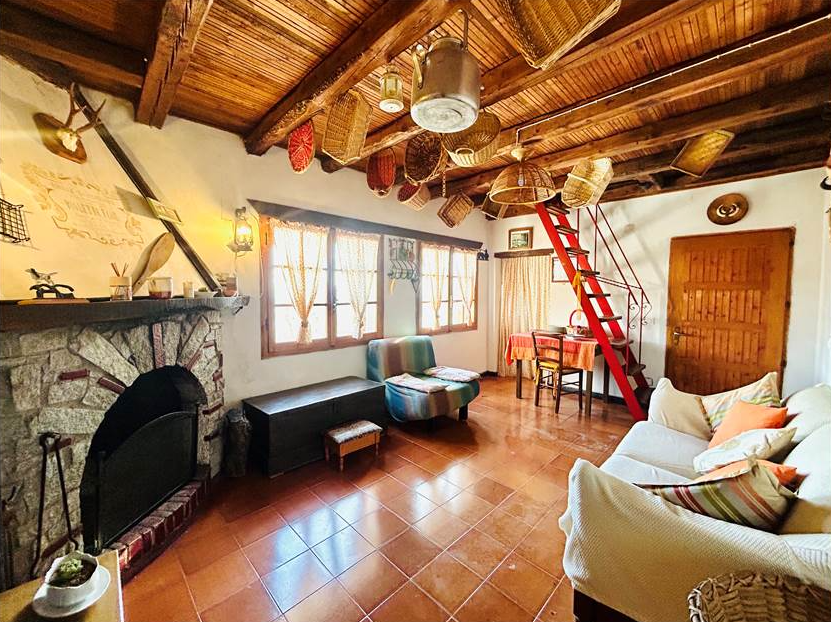 Detached house with land in a panoramic position.