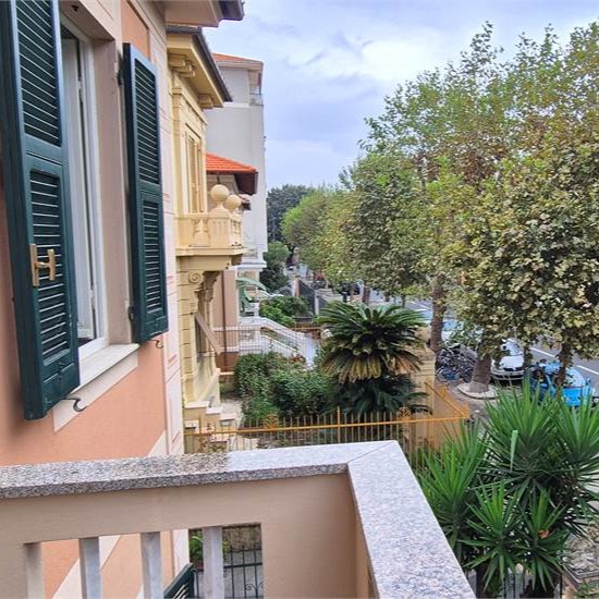 Rif. 1008 A – Chiavari – Corso Buenos Aires – Villa bifamigliare di 360 MQ – Elegante – Centralissima – Rara opportunità