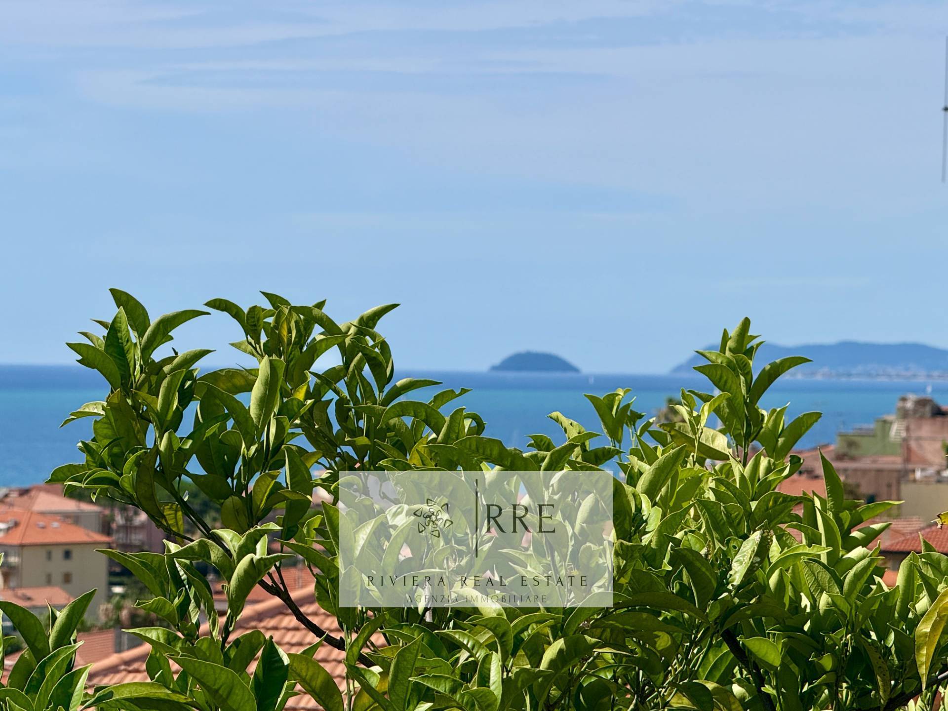 SEMI-DETACHED HOUSE FOR SALE with sea view – Riviera Ligure