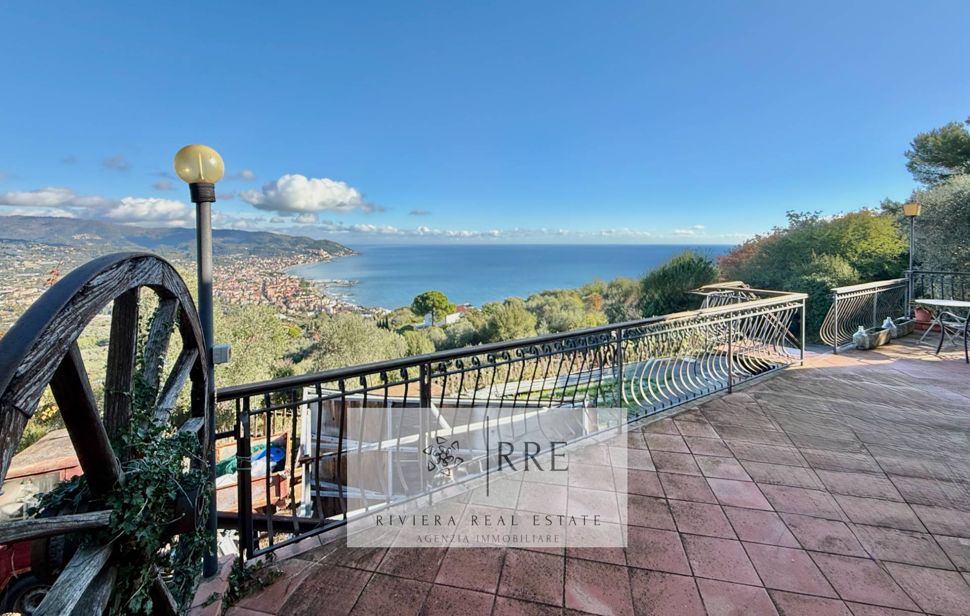 Panoramic villa with breathtaking view of the Gulf of Diano Marina – Ligurian Riviera
