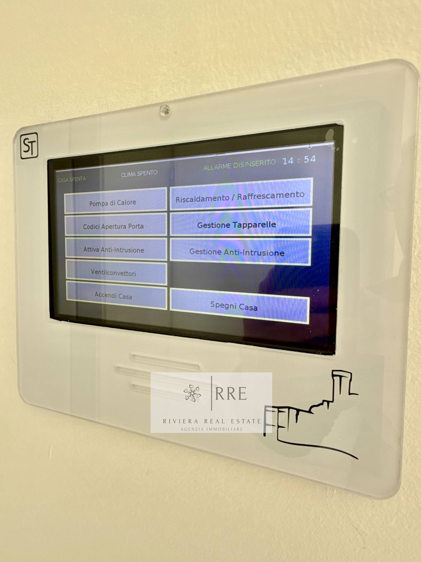 Exclusive two-bedroom flat with sea views and potential for a third bedroom – Residenza Castello Borelli