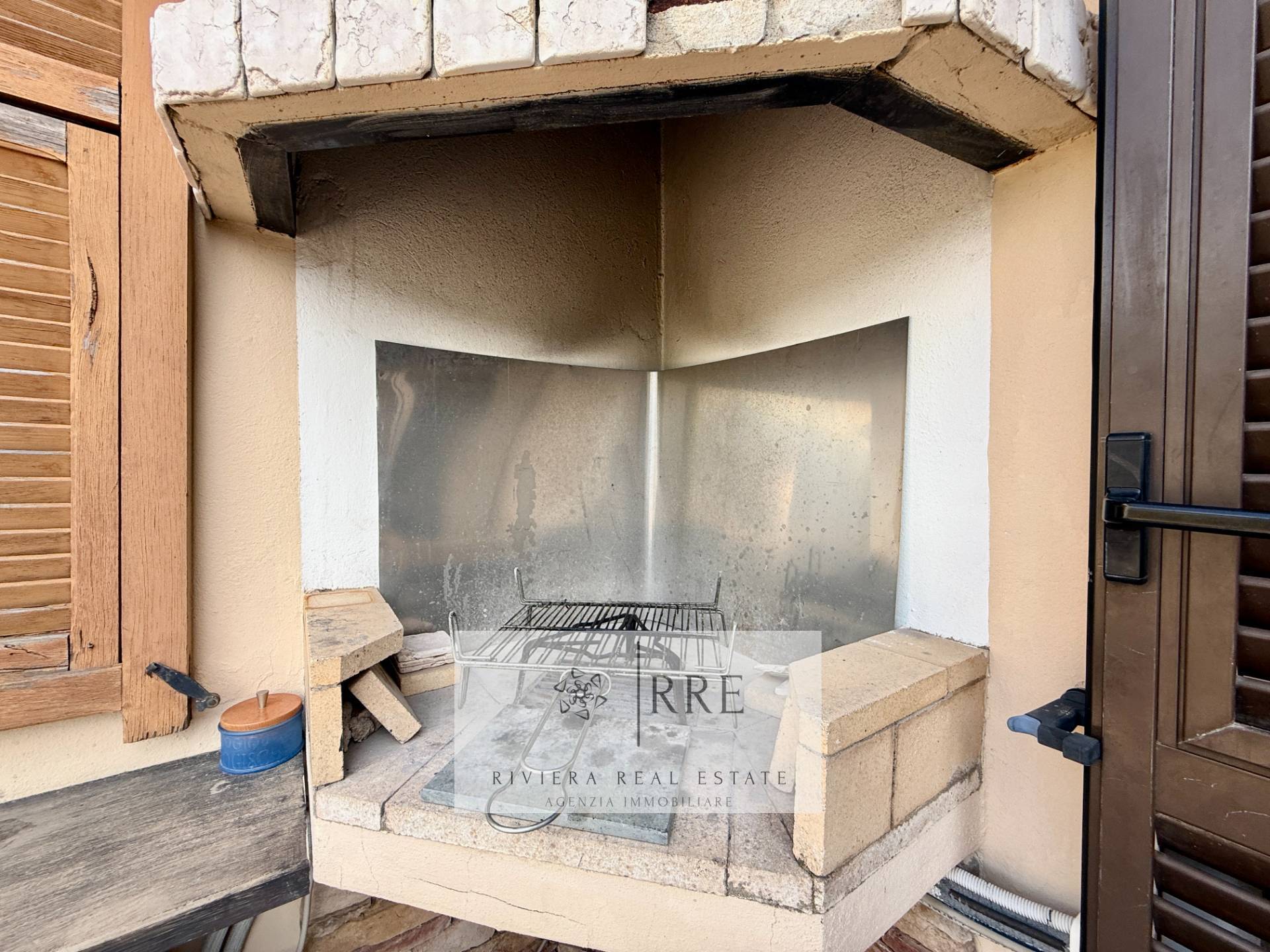 Prestigious historic detached house for sale in Vado