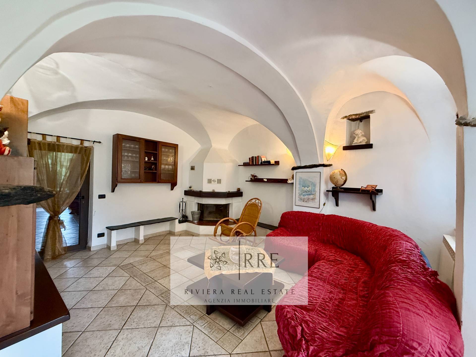 Prestigious historic detached house for sale in Vado