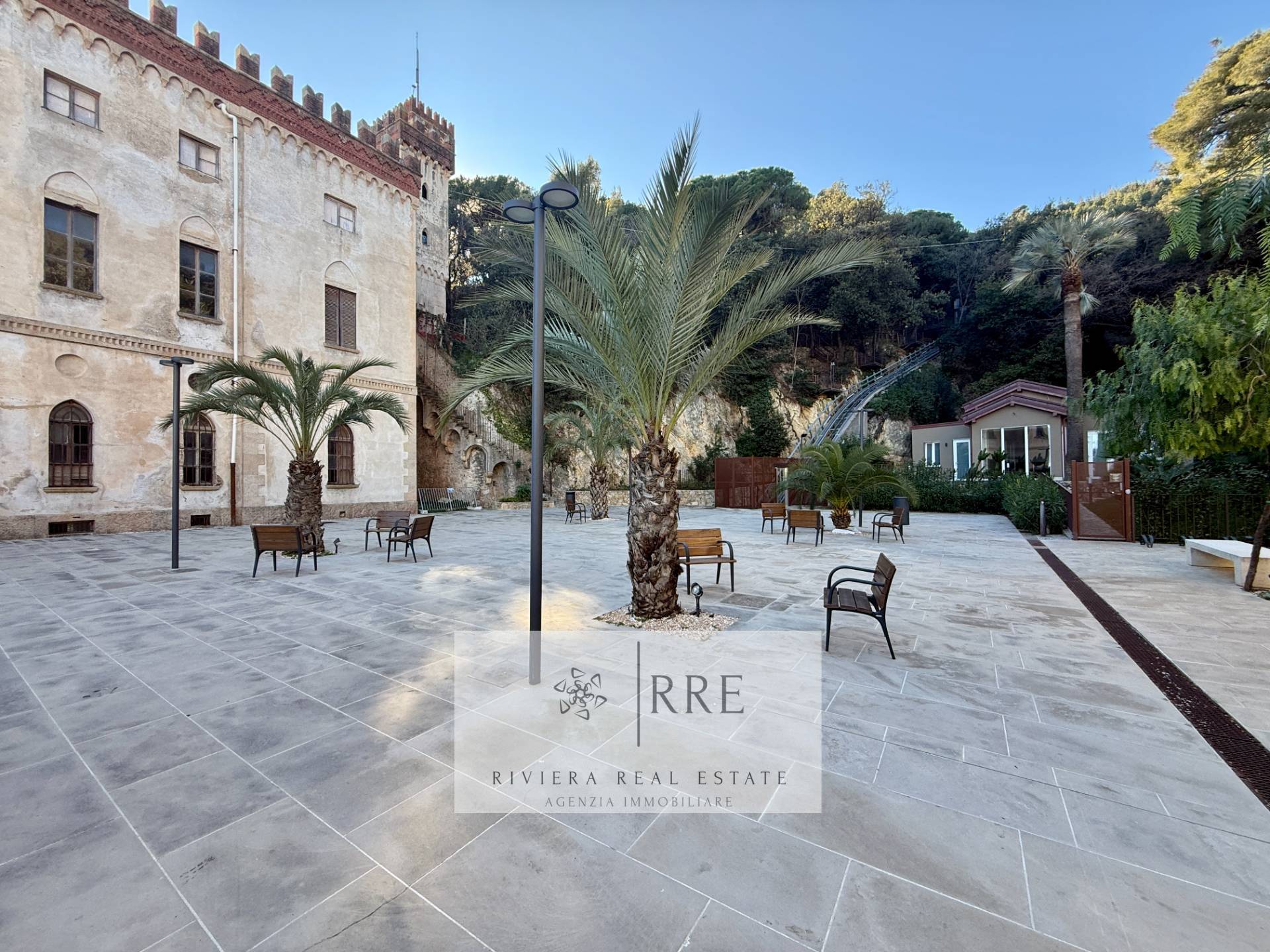 Exclusive two-bedroom flat with sea views and potential for a third bedroom – Residenza Castello Borelli