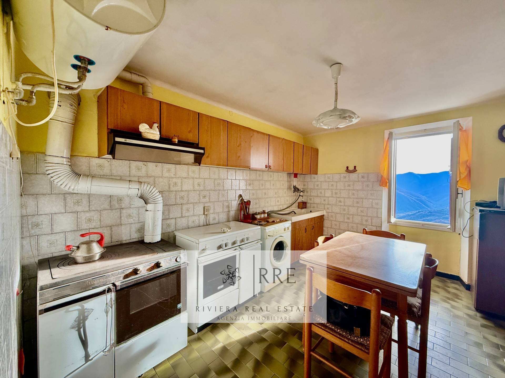 Semi-detached house with breathtaking views for sale in Aquila d’Arroscia