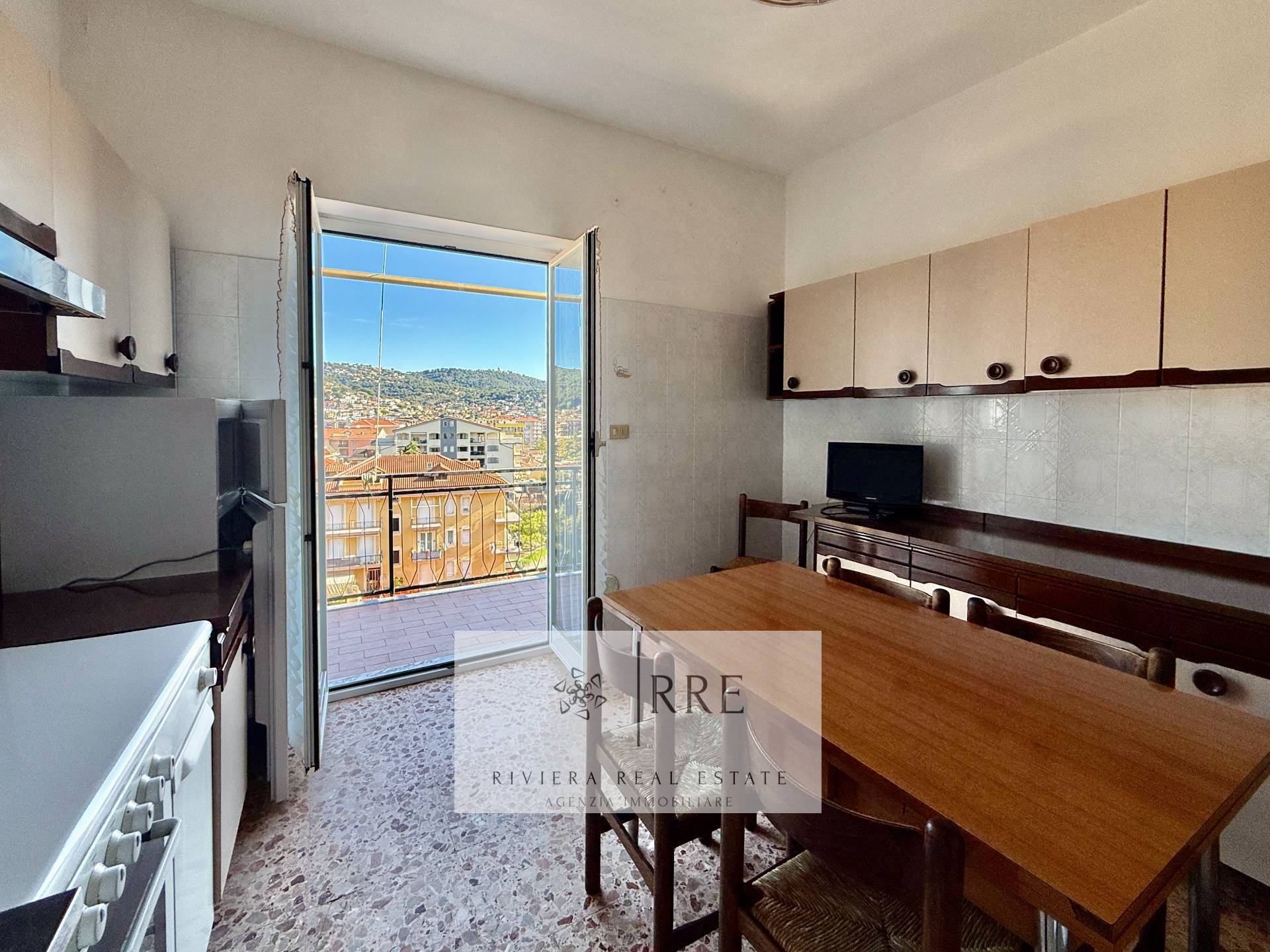 Splendid three-room apartment with a magnificent sea-view in Andora