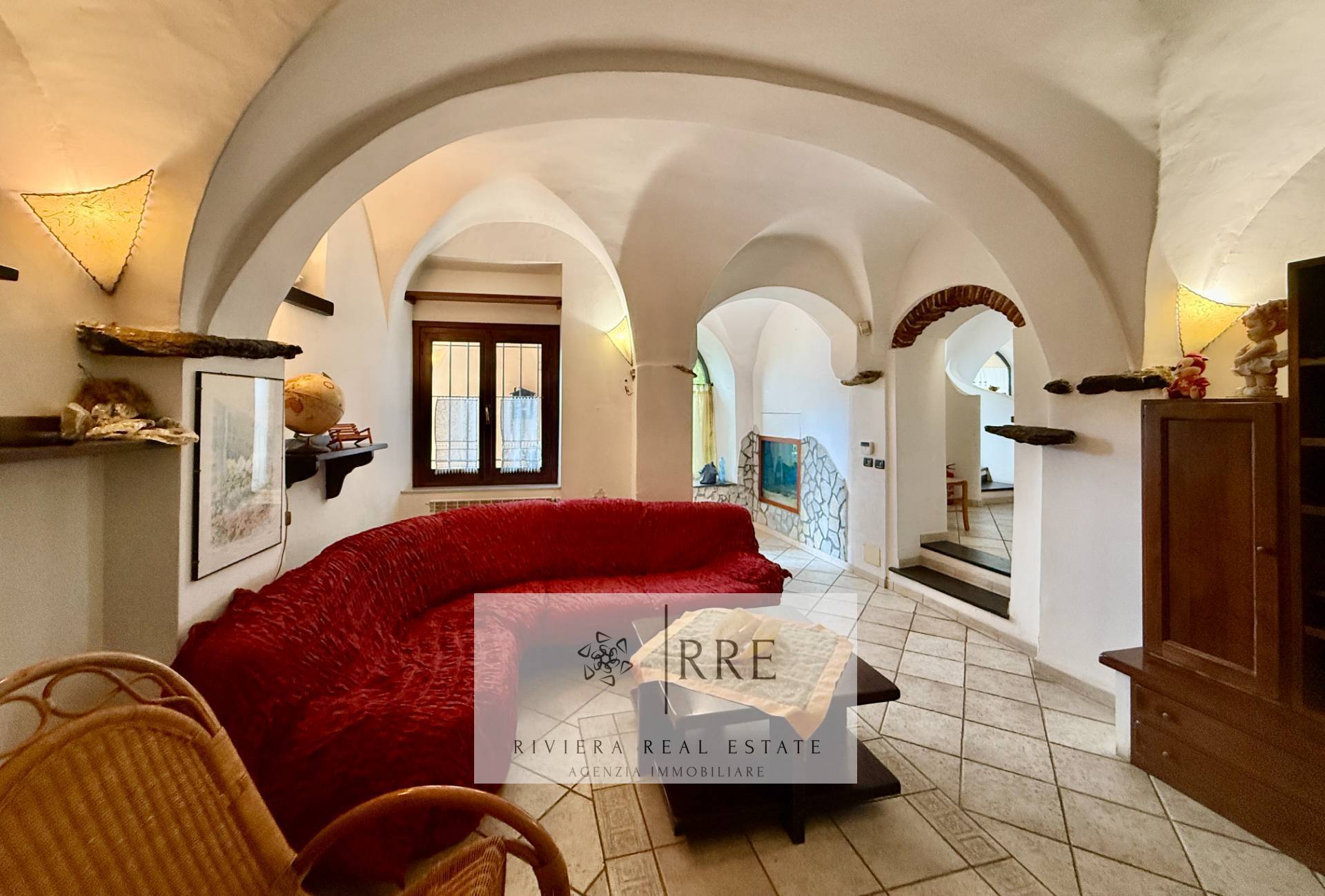 Prestigious historic detached house for sale in Vado