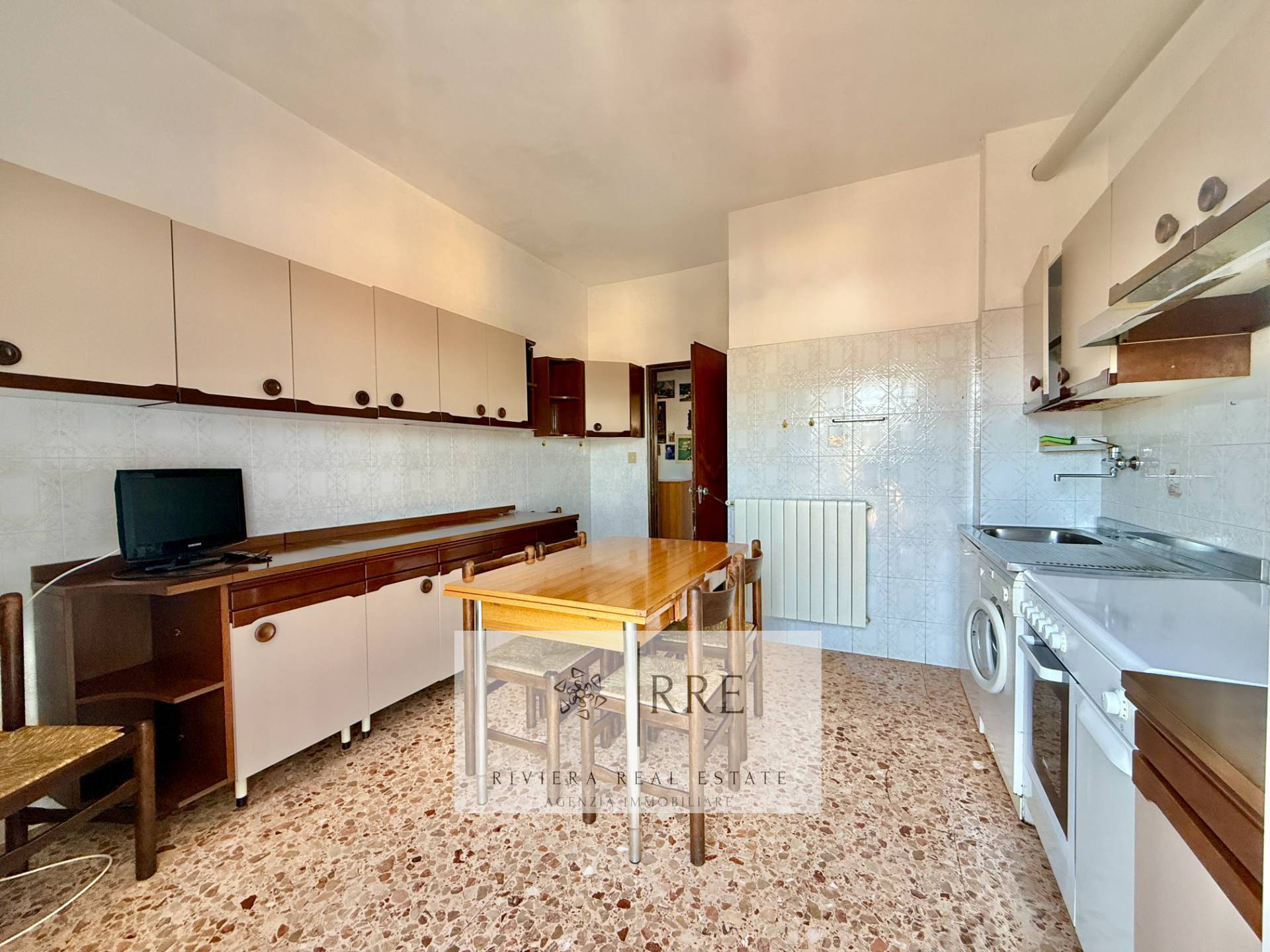 Splendid three-room apartment with a magnificent sea-view in Andora