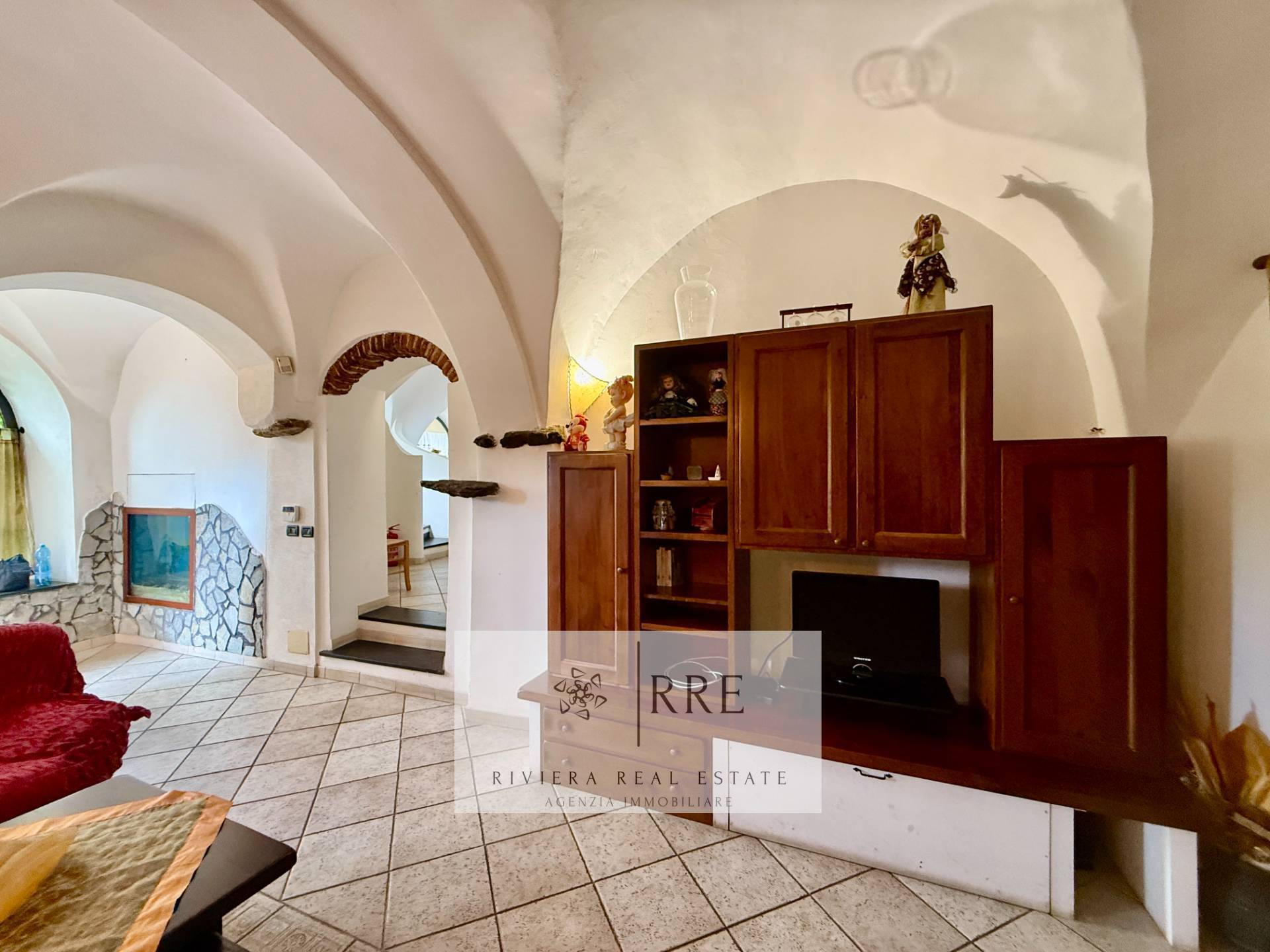 Prestigious historic detached house for sale in Vado