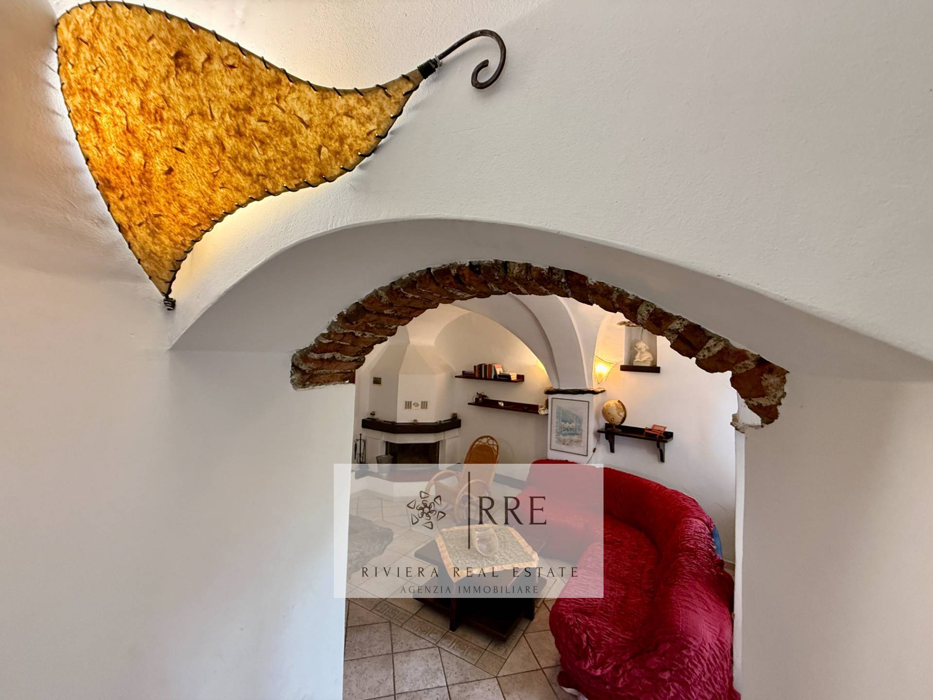 Prestigious historic detached house for sale in Vado