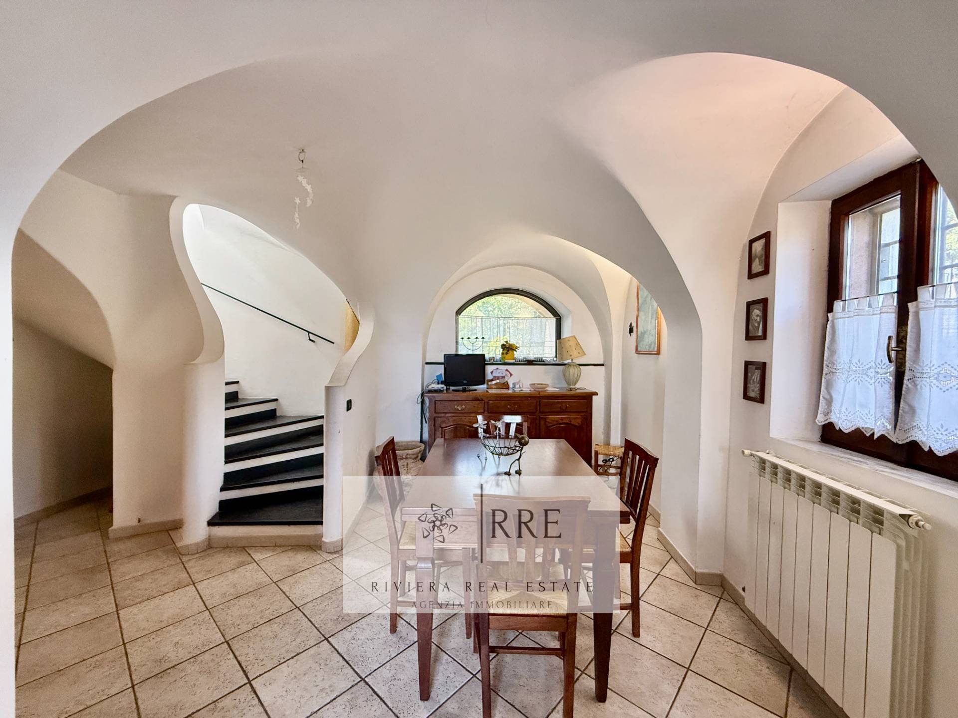 Prestigious historic detached house for sale in Vado