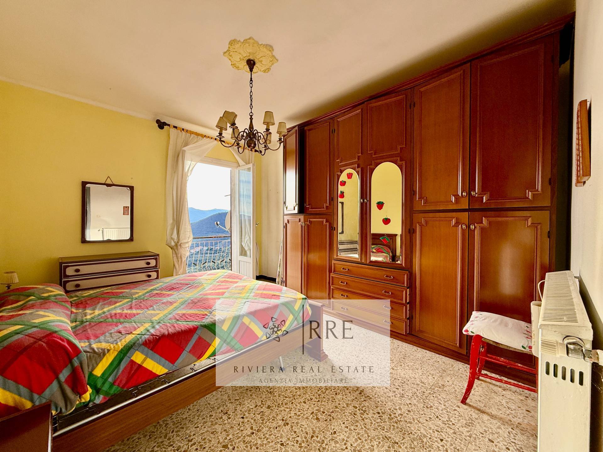 Semi-detached house with breathtaking views for sale in Aquila d’Arroscia