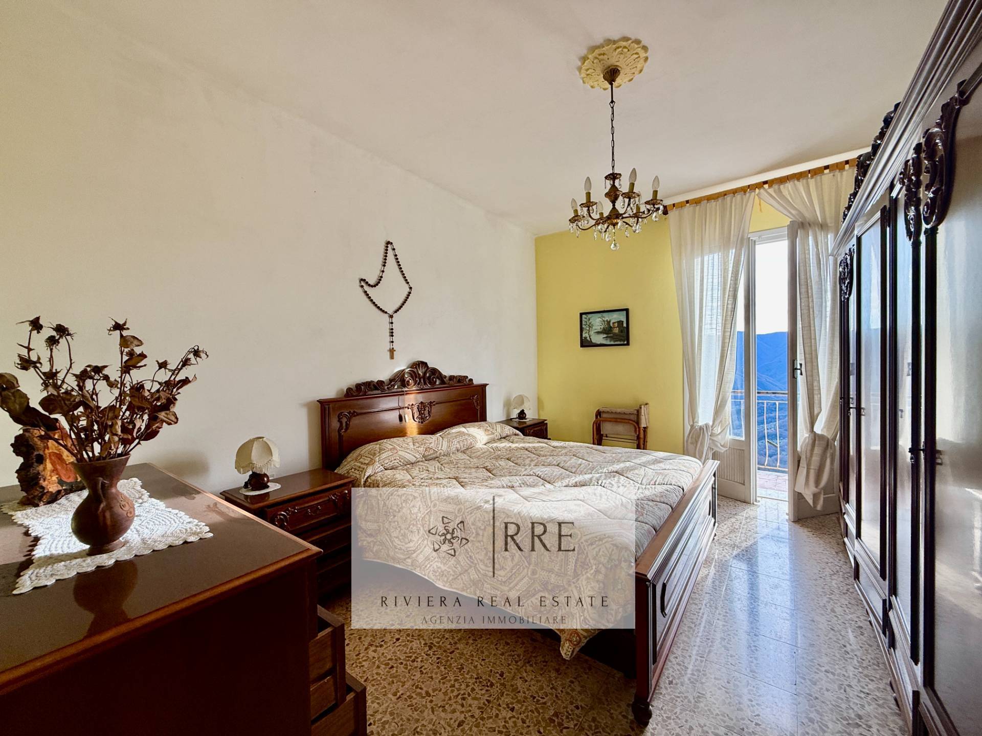 Semi-detached house with breathtaking views for sale in Aquila d’Arroscia