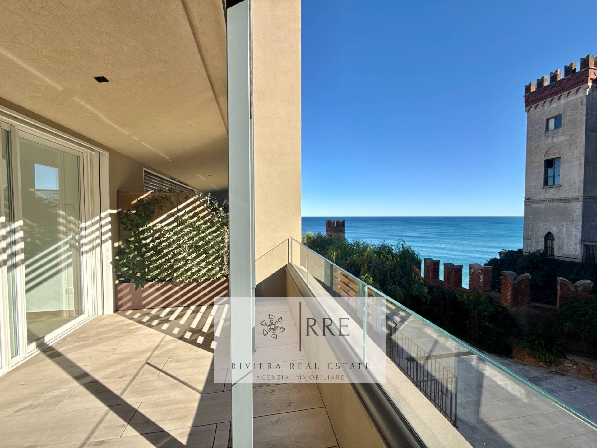 Exclusive two-bedroom flat with sea views and potential for a third bedroom – Residenza Castello Borelli