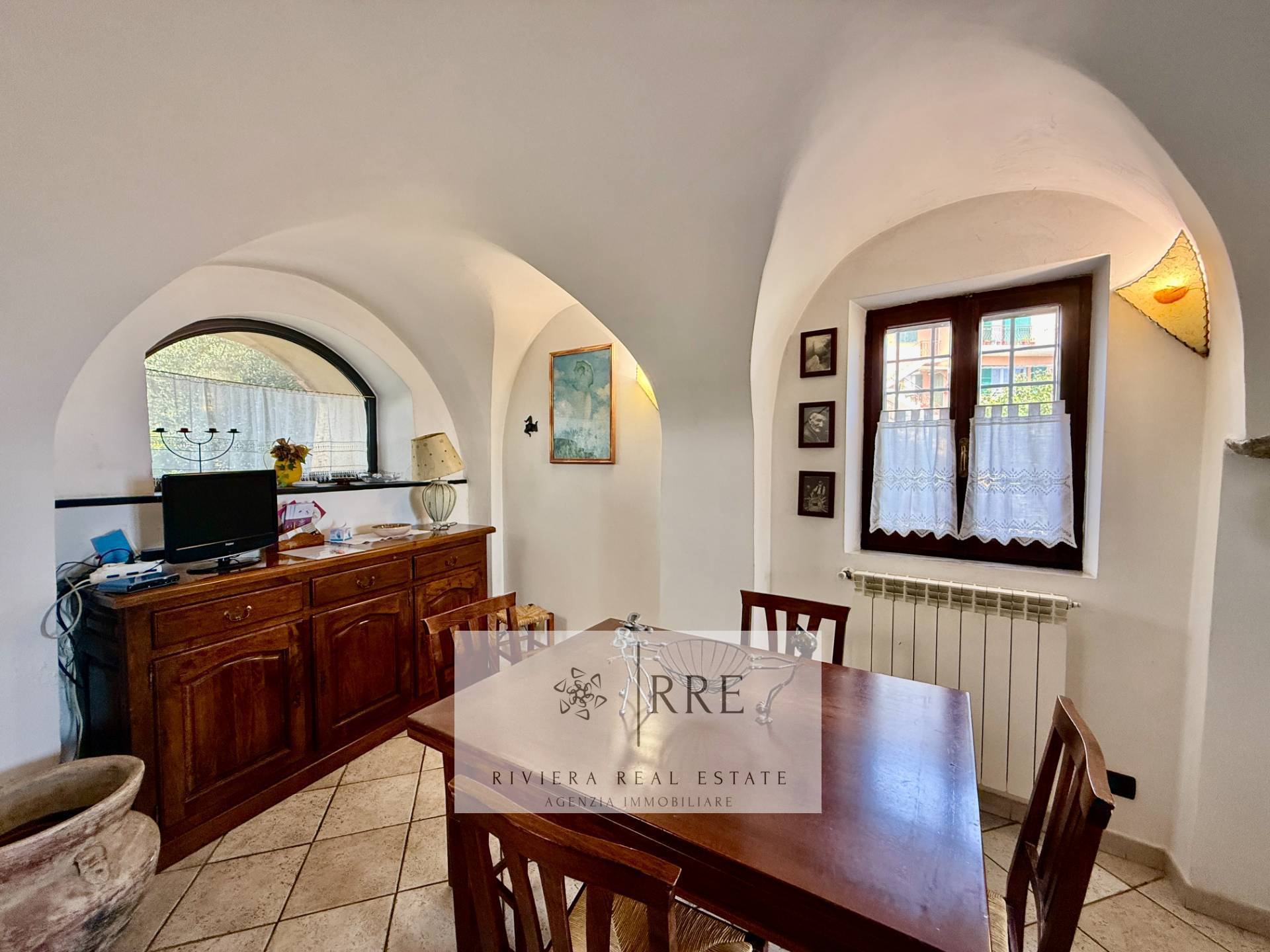 Prestigious historic detached house for sale in Vado