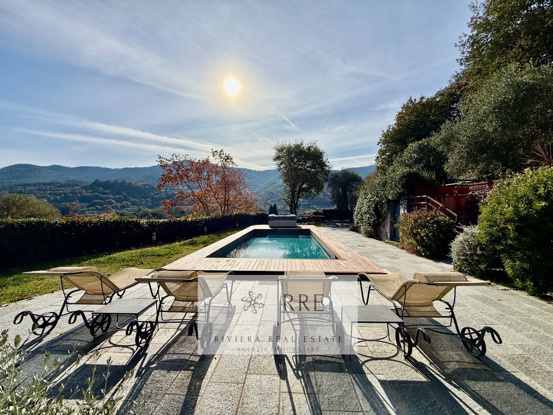 Villa in Golf Club in Garlenda with Swimmingpool