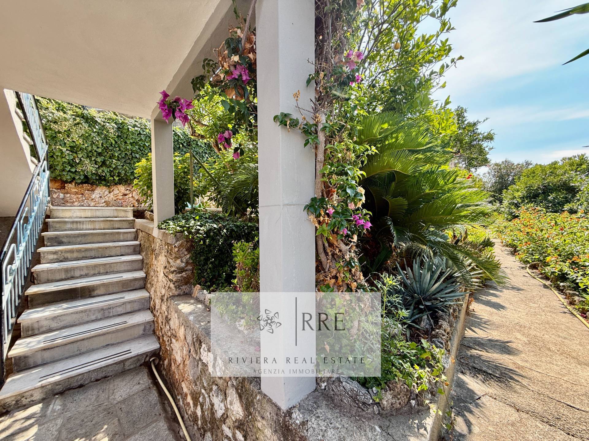 Villa for sale with sea view – Riviera Ligure