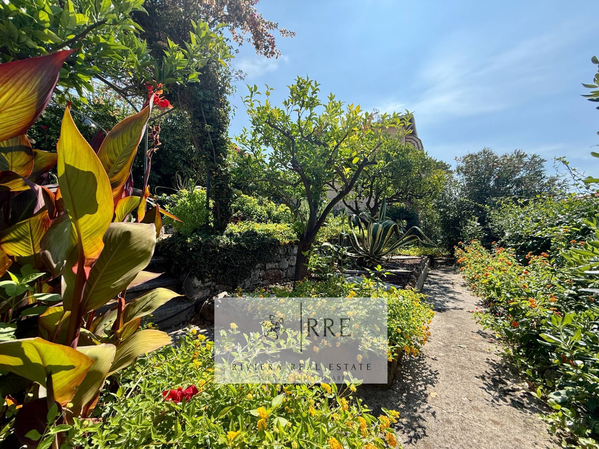 Villa for sale with sea view – Riviera Ligure