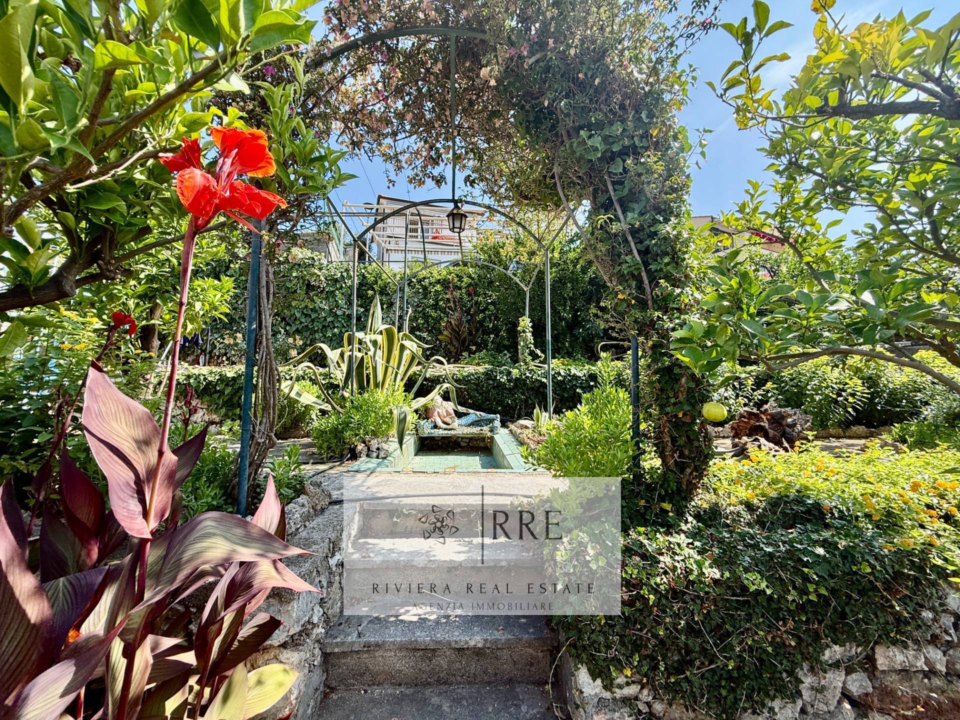 Villa for sale with sea view – Riviera Ligure