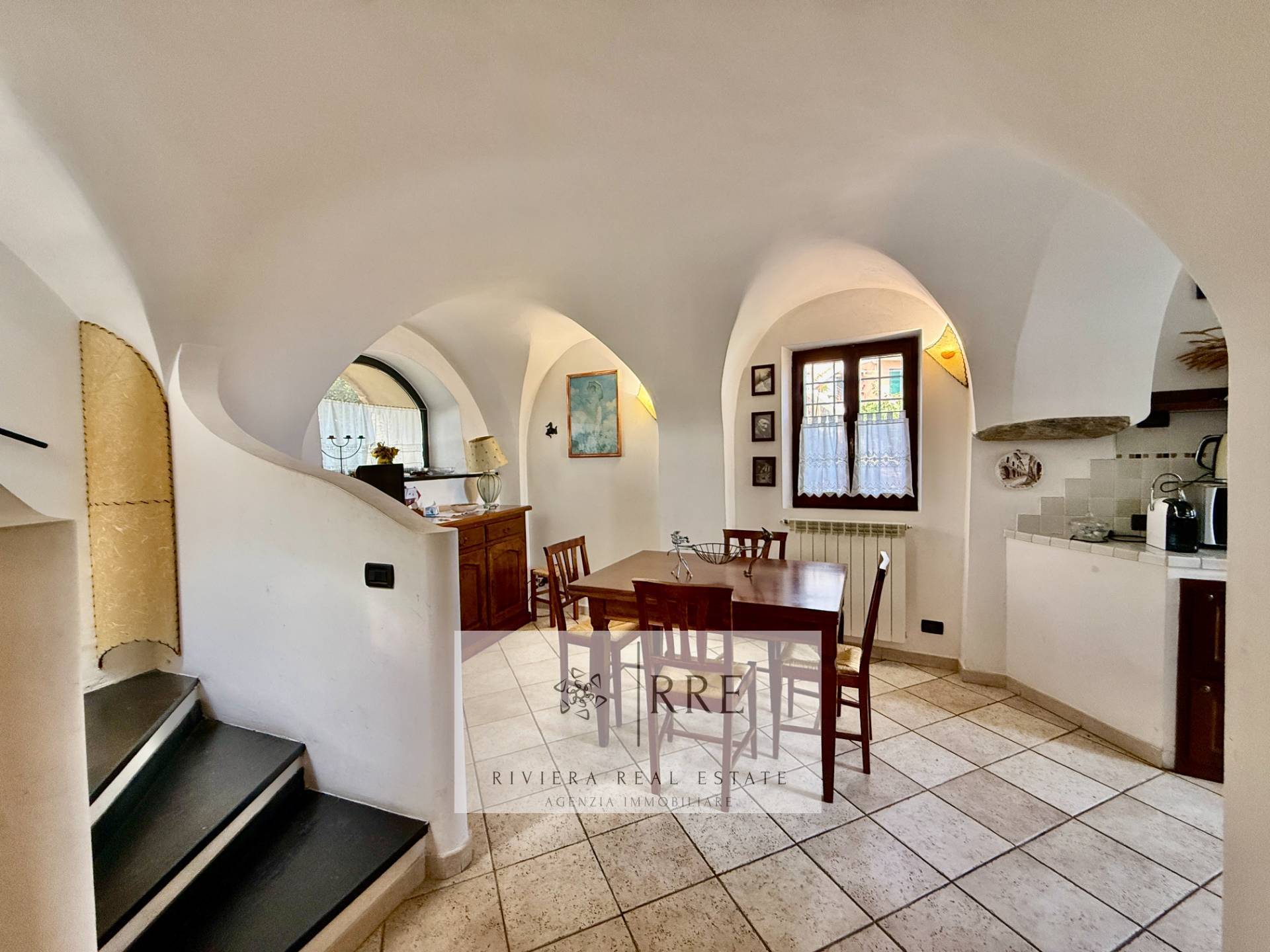Prestigious historic detached house for sale in Vado