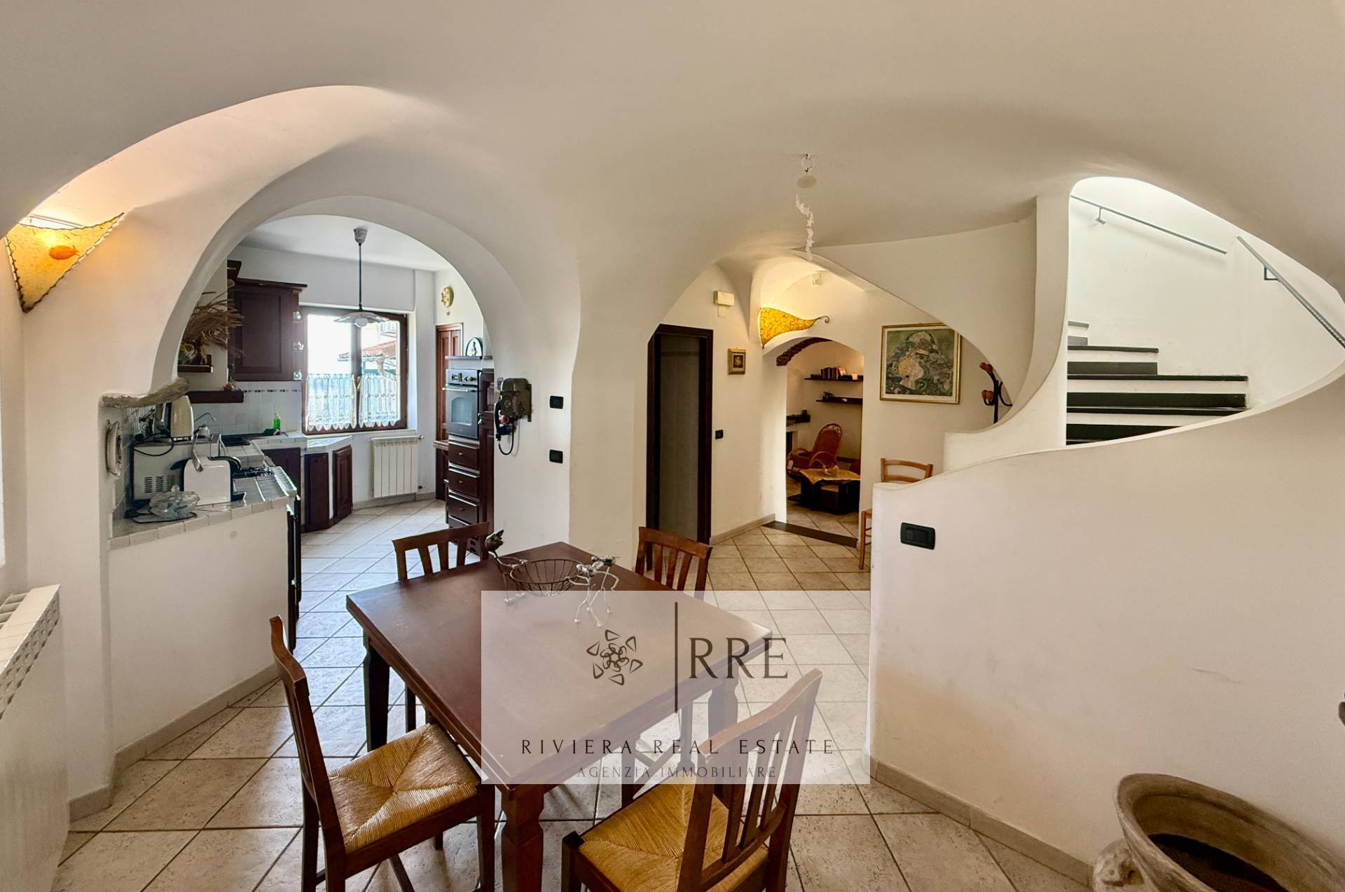 Prestigious historic detached house for sale in Vado