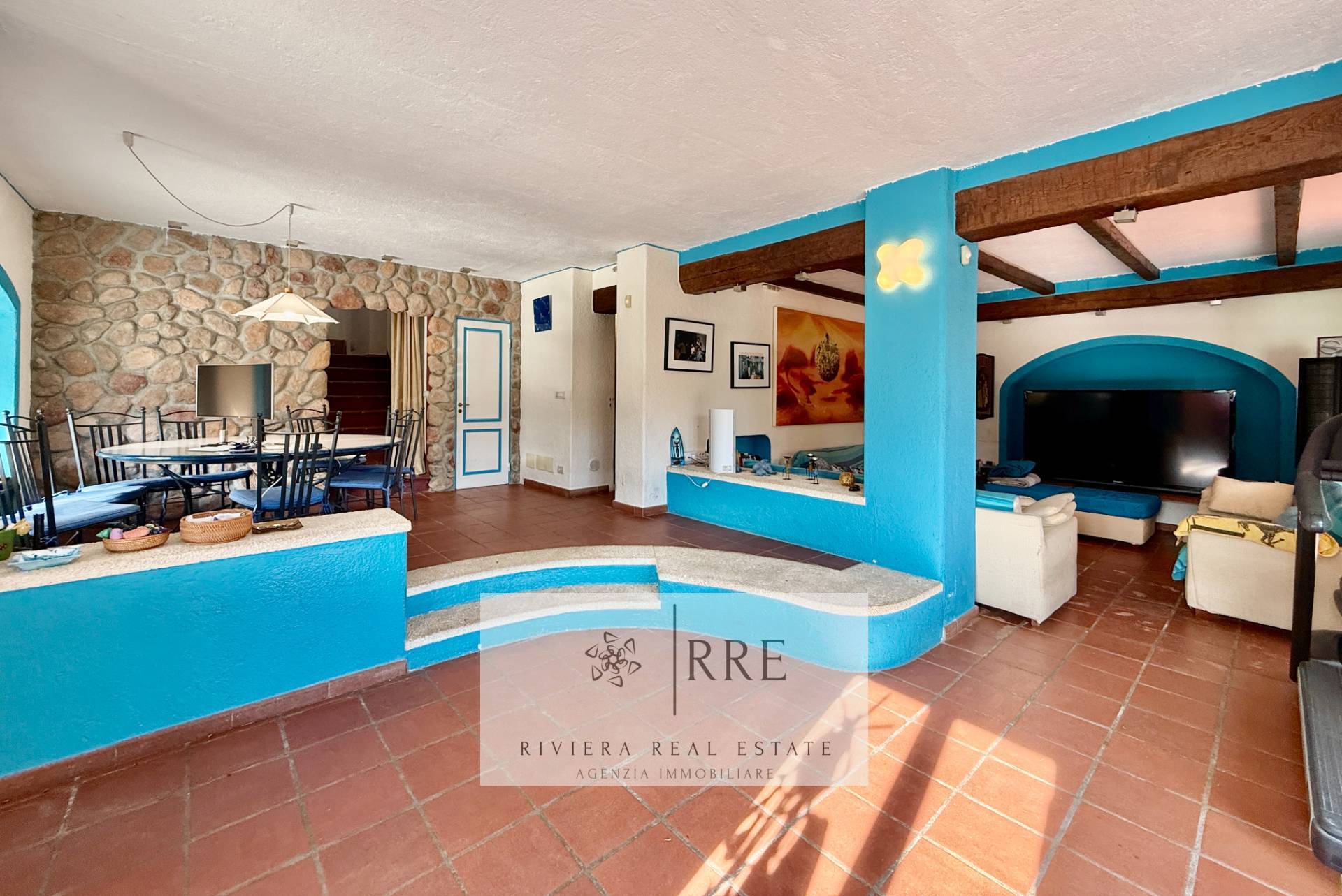 Villa in Golf Club in Garlenda with Swimmingpool