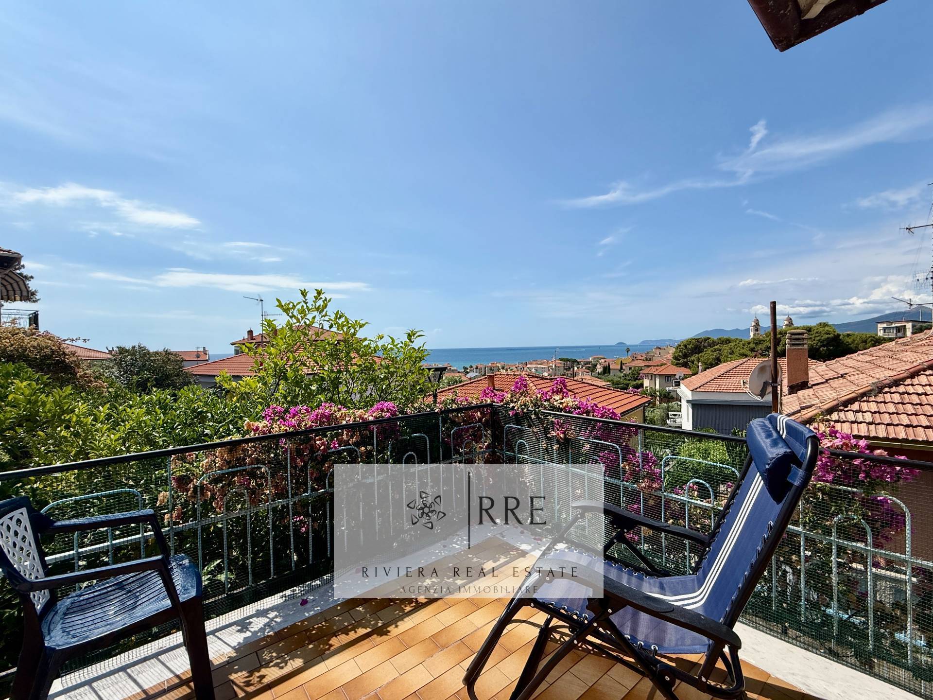 SEMI-DETACHED HOUSE FOR SALE with sea view – Riviera Ligure