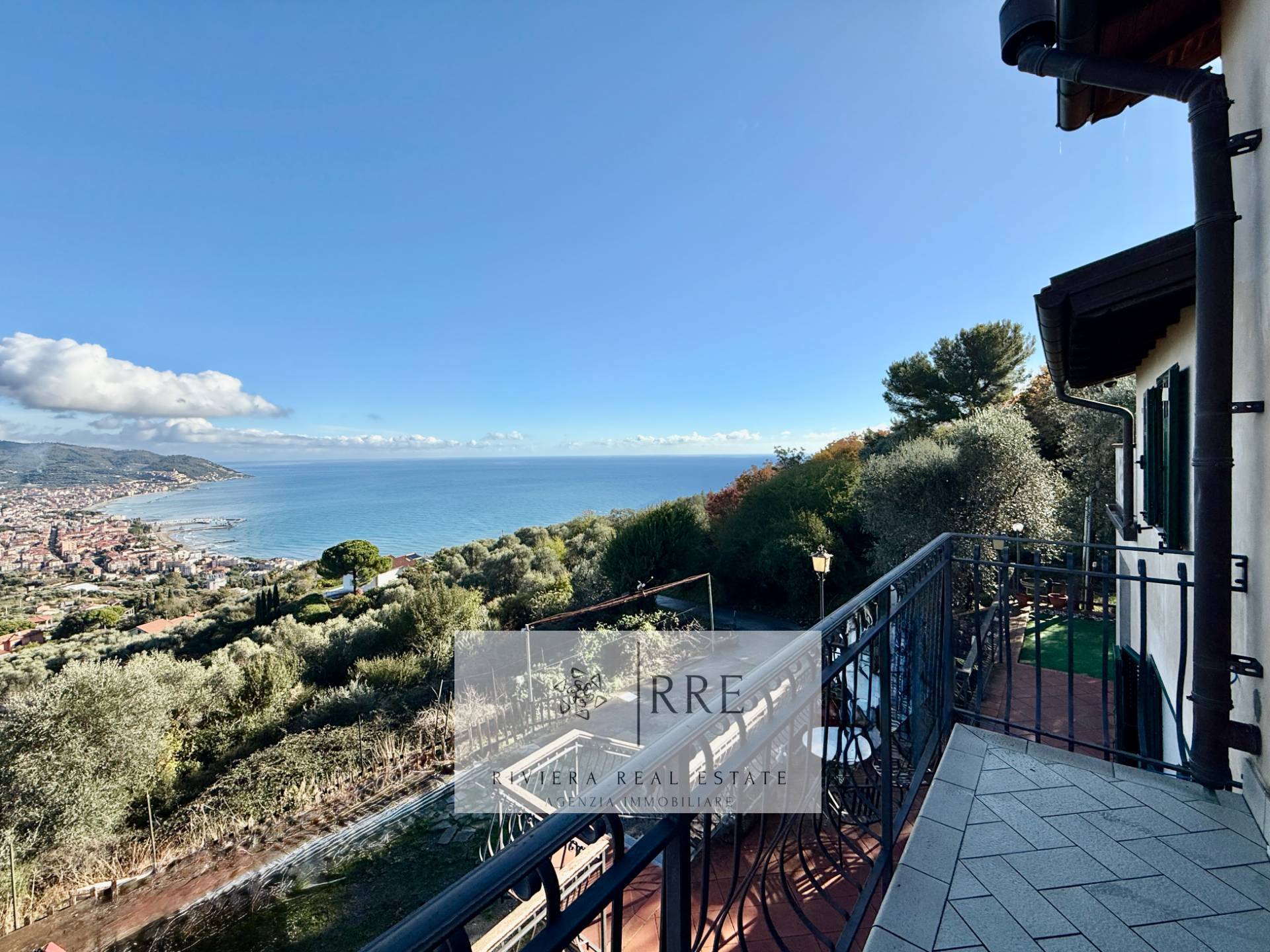 Panoramic villa with breathtaking view of the Gulf of Diano Marina – Ligurian Riviera