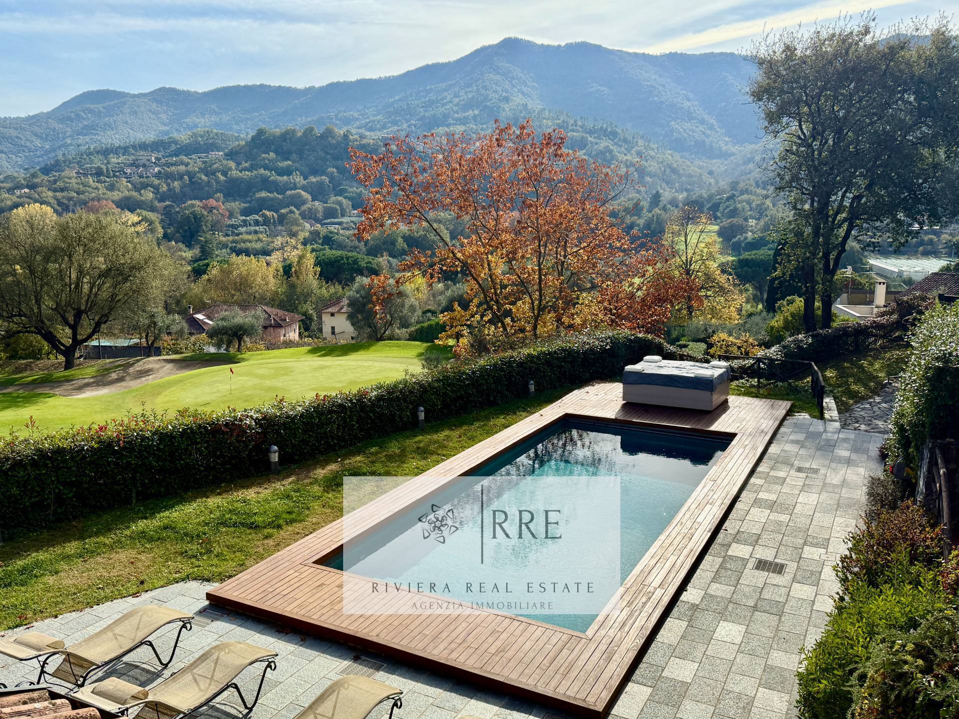 Villa in Golf Club in Garlenda with Swimmingpool