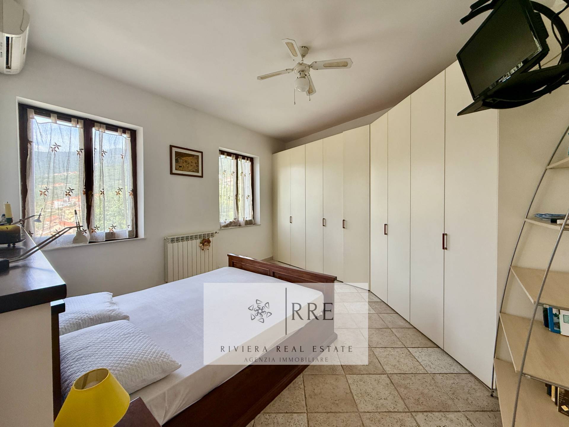 Prestigious historic detached house for sale in Vado