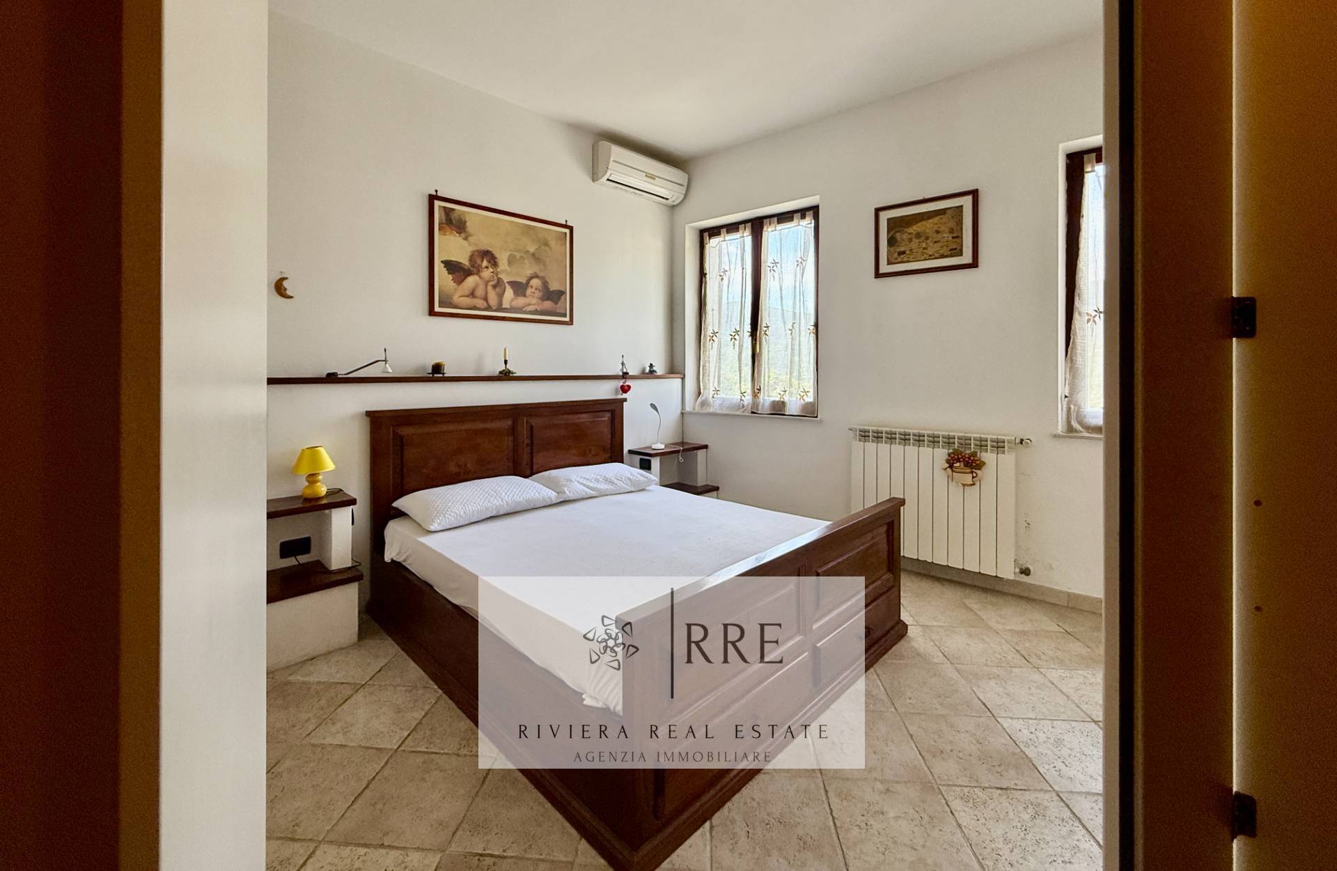 Prestigious historic detached house for sale in Vado