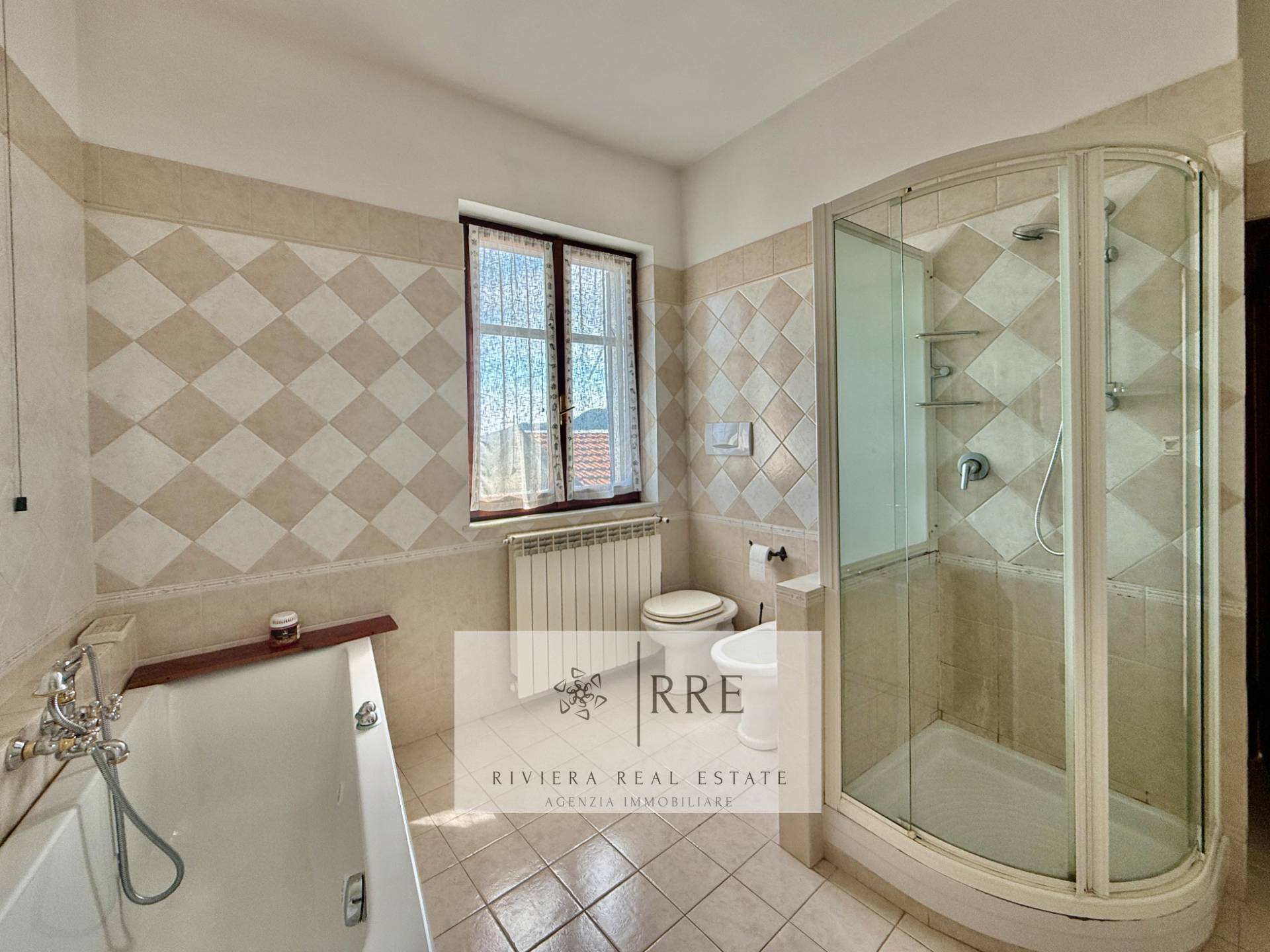 Prestigious historic detached house for sale in Vado