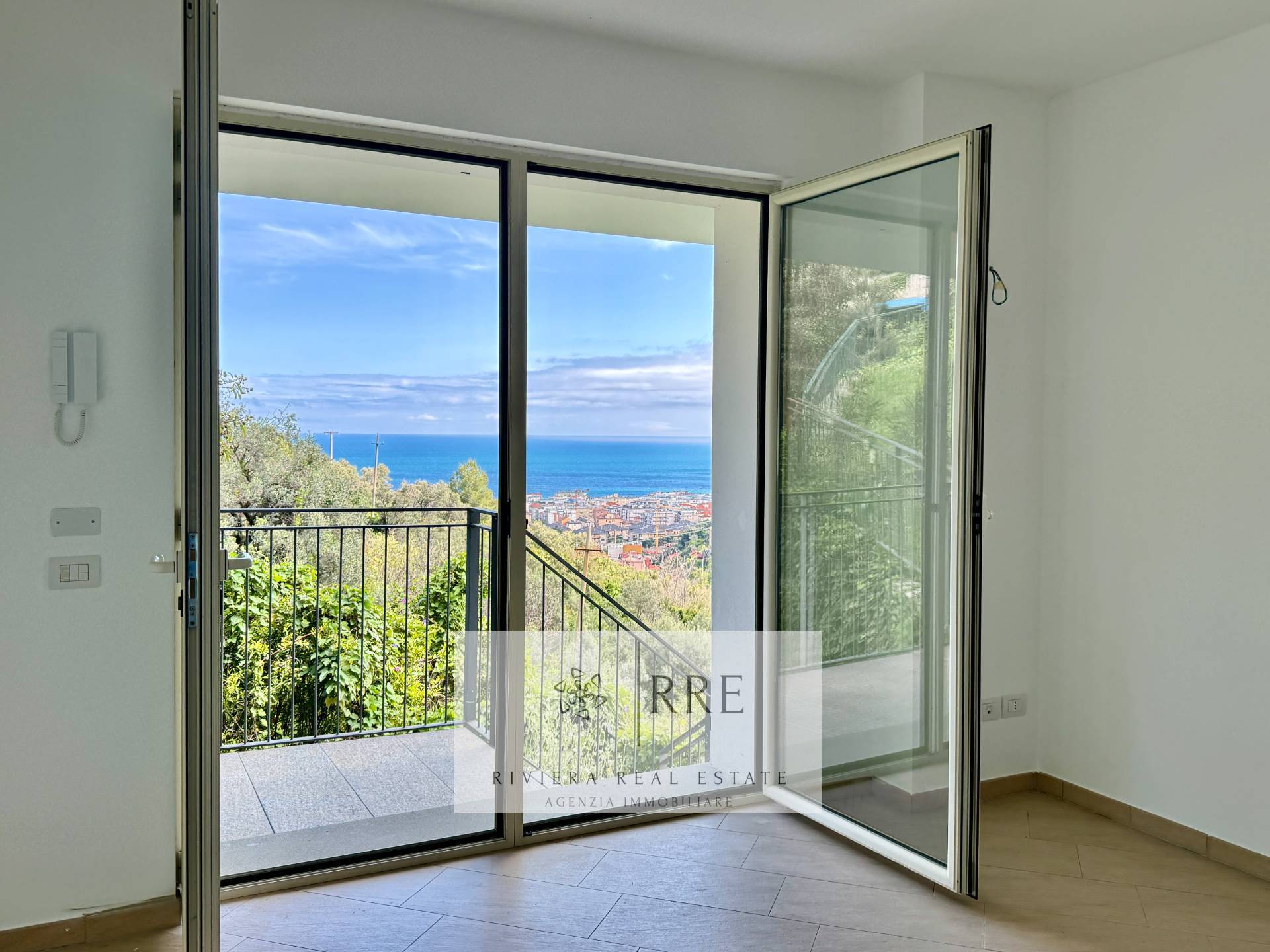 Newly built two-room apartment with sea view for sale in Alassio