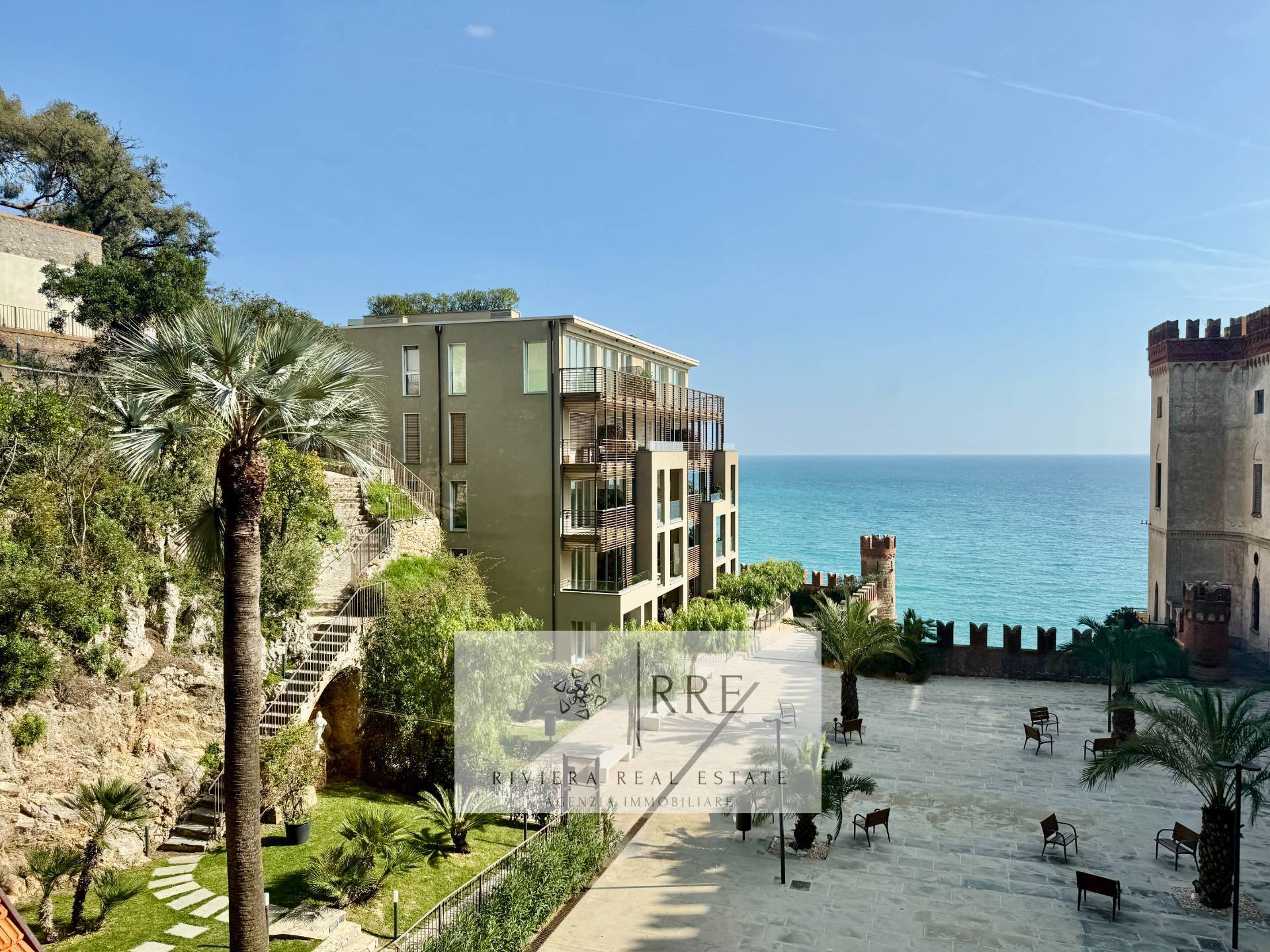 Exclusive two-bedroom flat with sea views and potential for a third bedroom – Residenza Castello Borelli