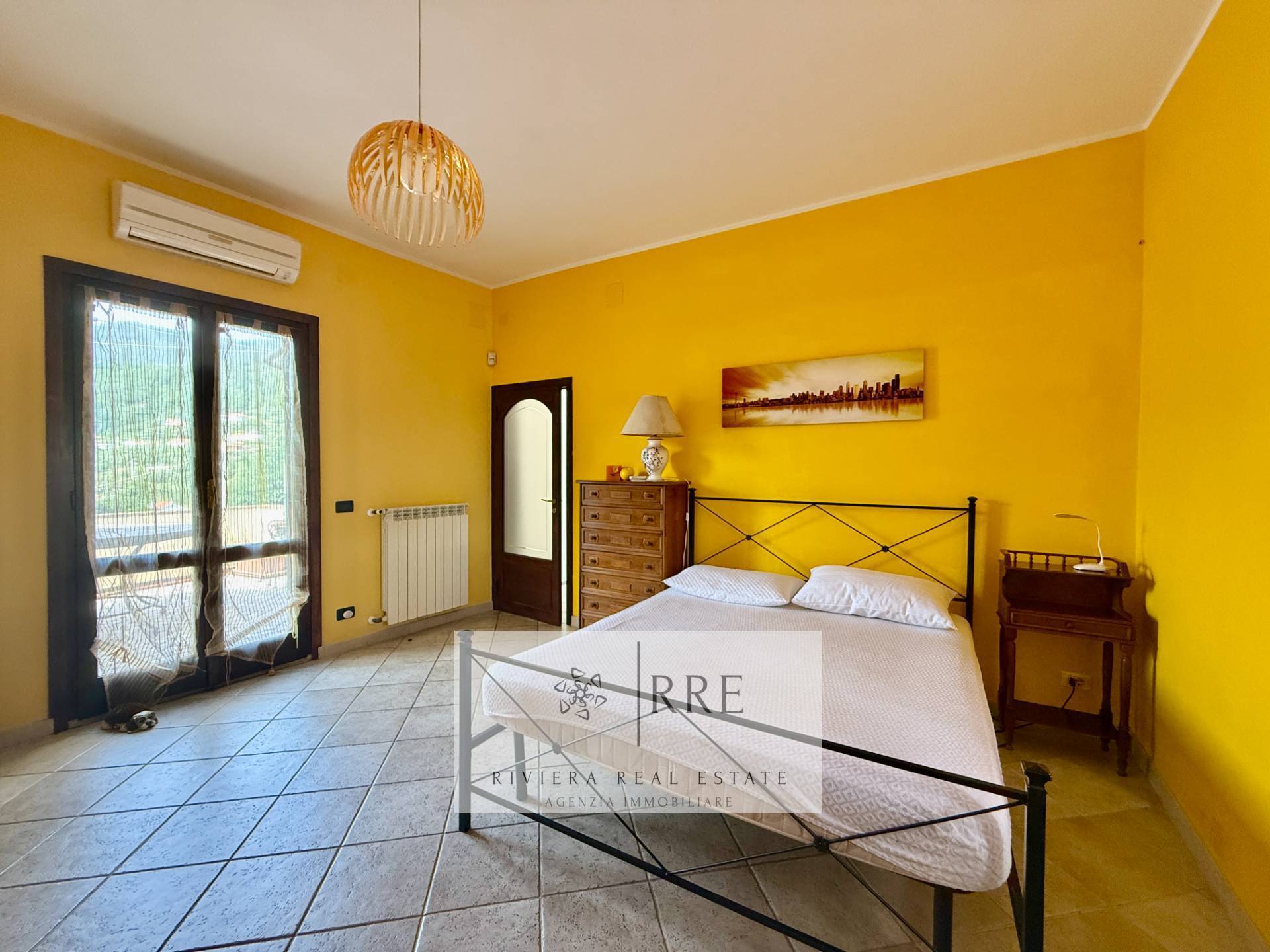 Prestigious historic detached house for sale in Vado