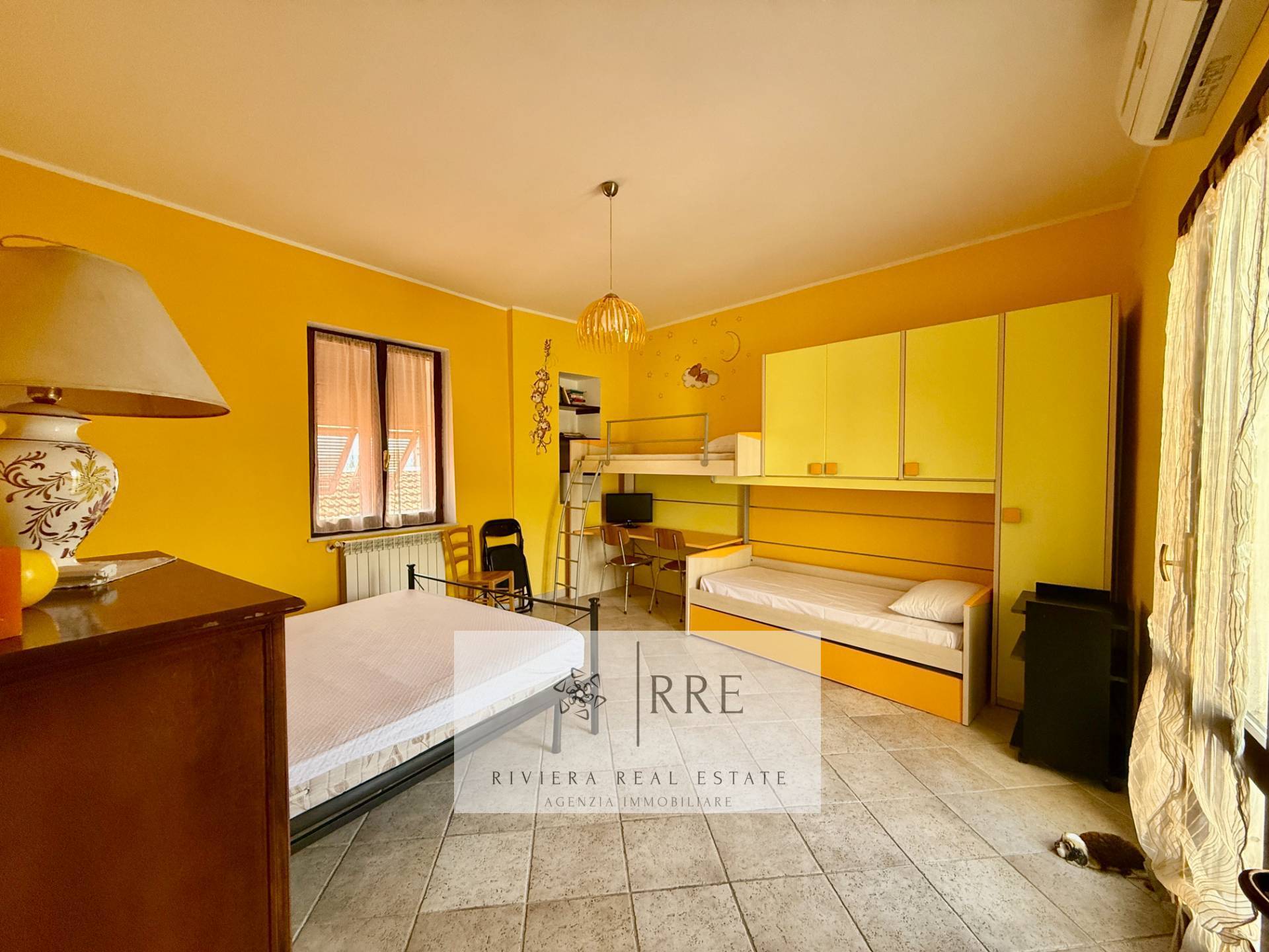 Prestigious historic detached house for sale in Vado