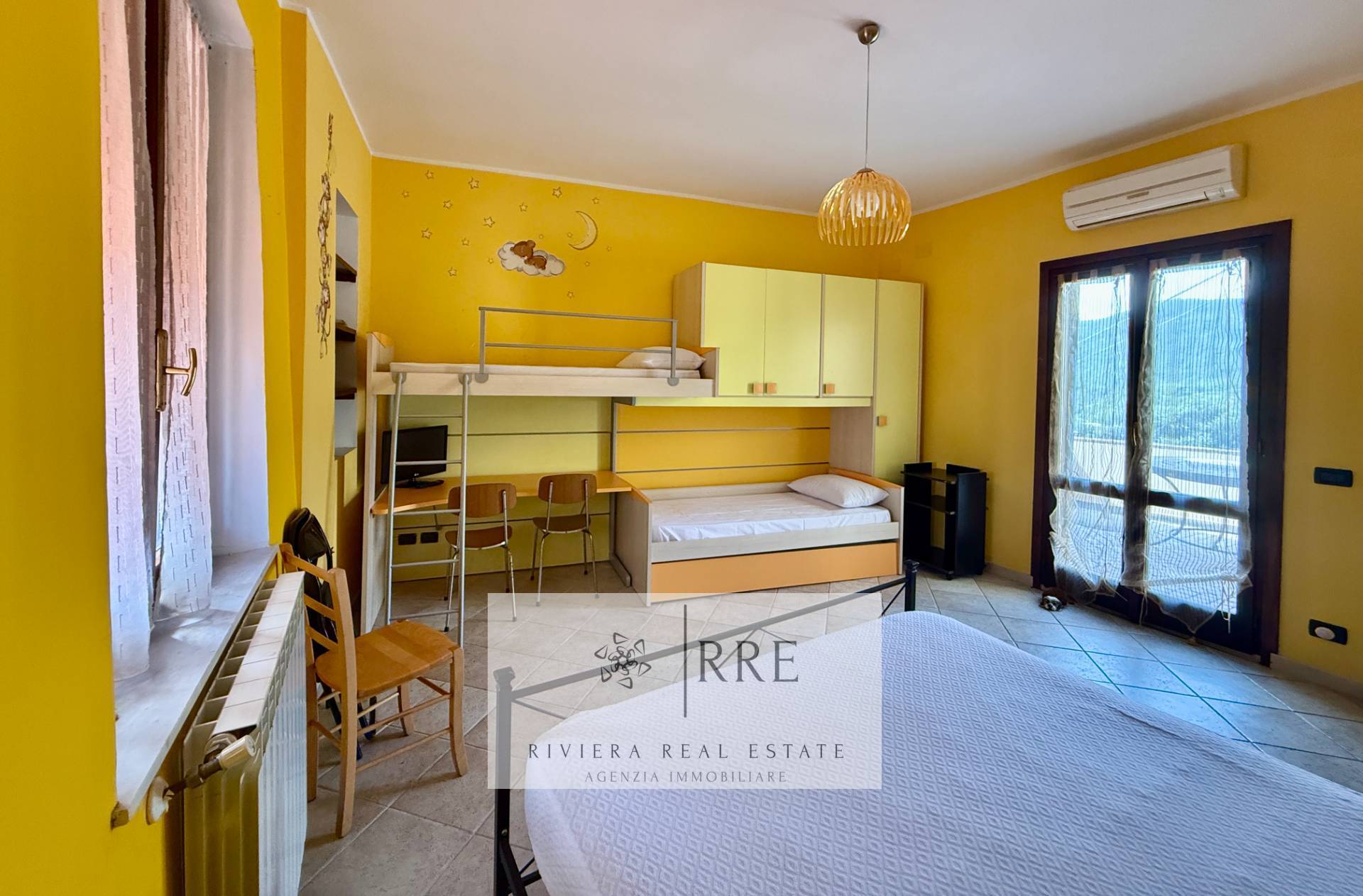 Prestigious historic detached house for sale in Vado