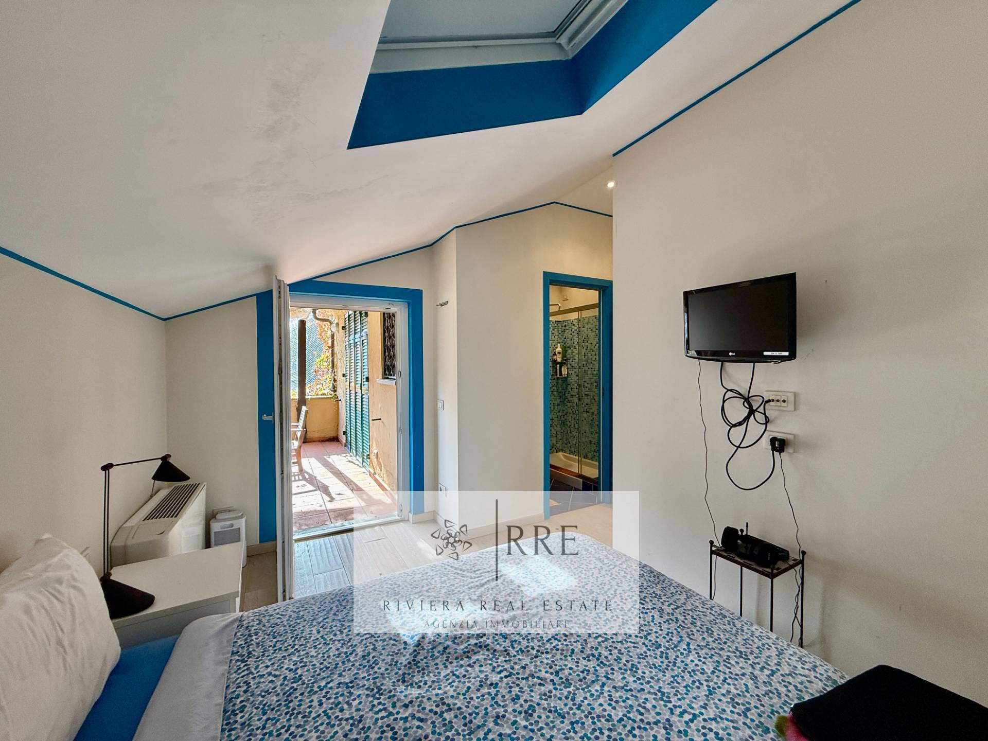 Villa in Golf Club in Garlenda with Swimmingpool