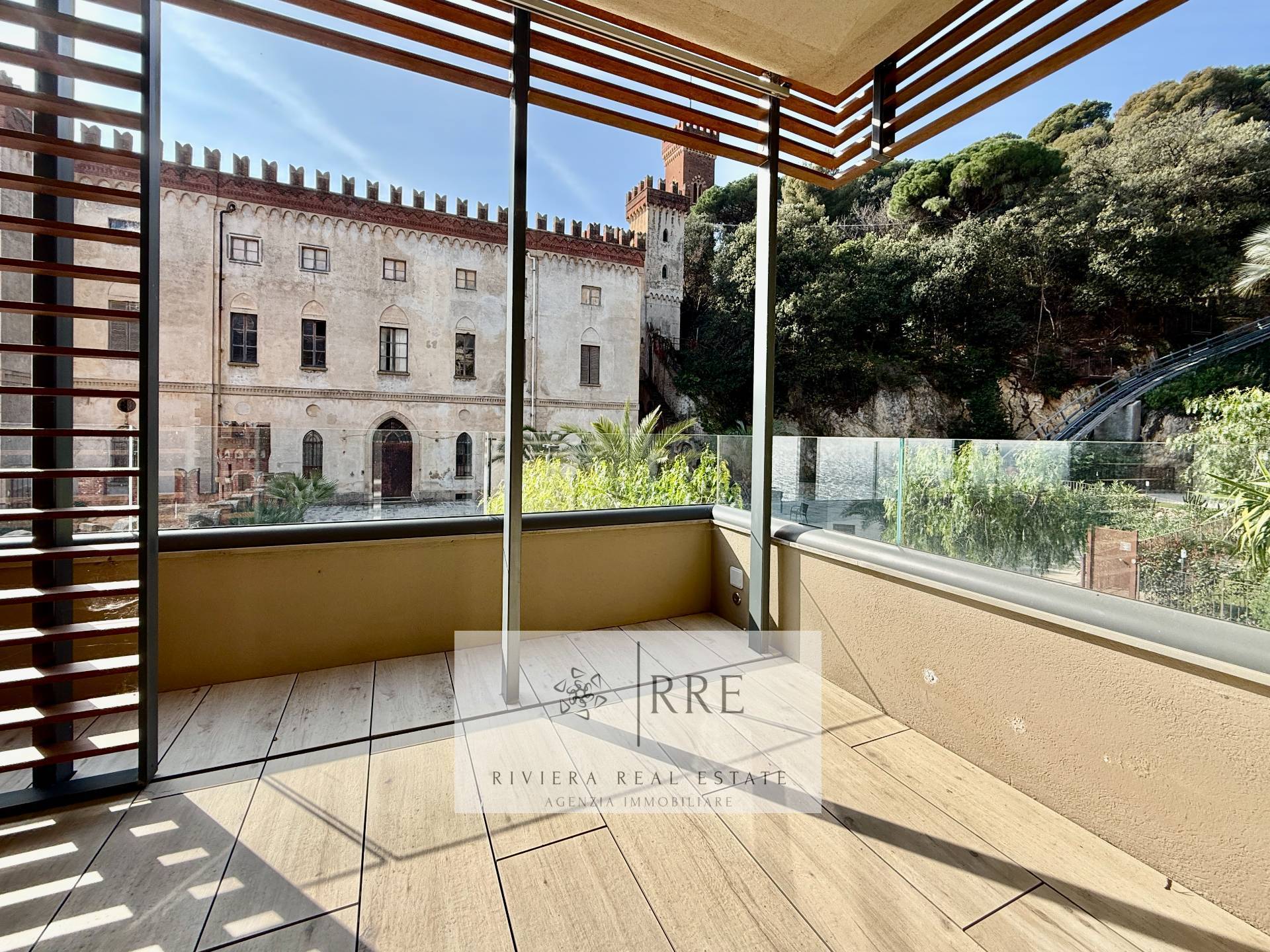 Exclusive two-bedroom flat with sea views and potential for a third bedroom – Residenza Castello Borelli