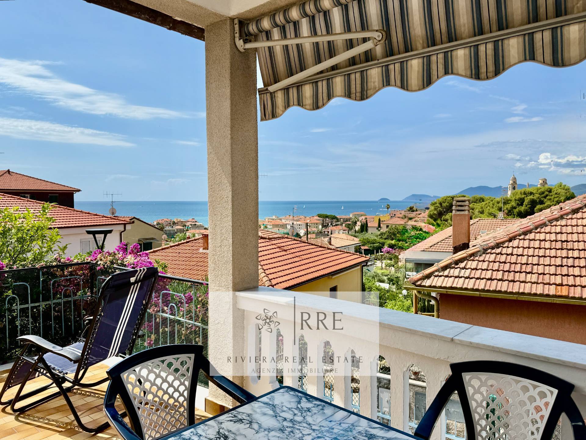 SEMI-DETACHED HOUSE FOR SALE with sea view – Riviera Ligure