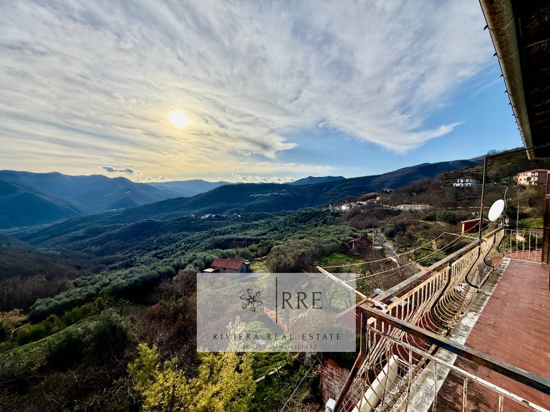 Semi-detached house with breathtaking views for sale in Aquila d’Arroscia