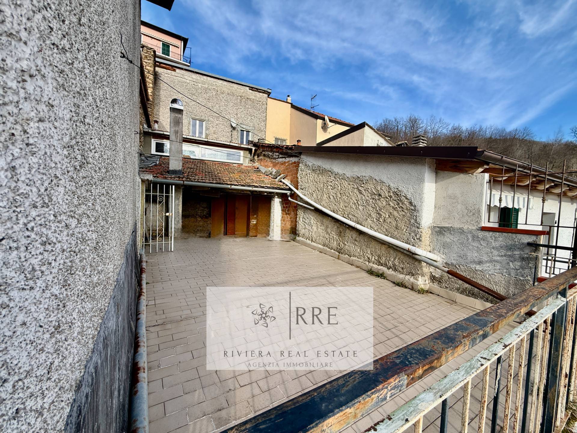 Semi-detached house with breathtaking views for sale in Aquila d’Arroscia