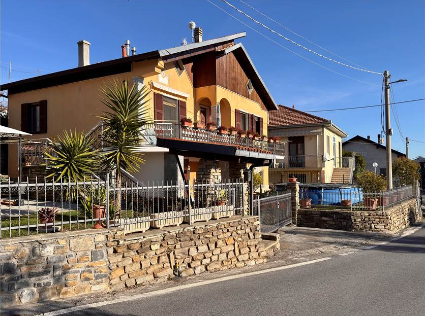 Independent Villa in Onzo